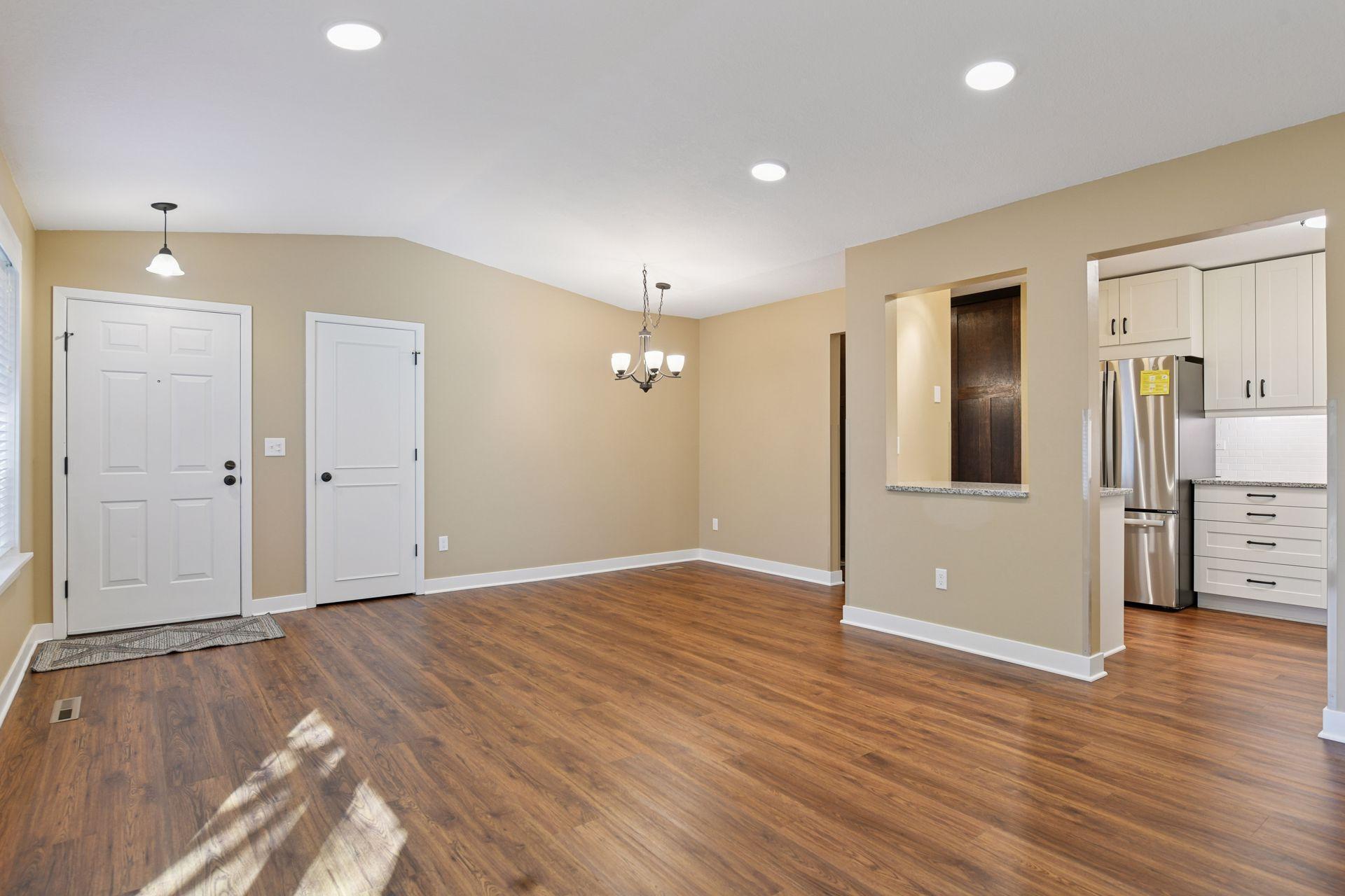 1150 Black Oaks Lane N