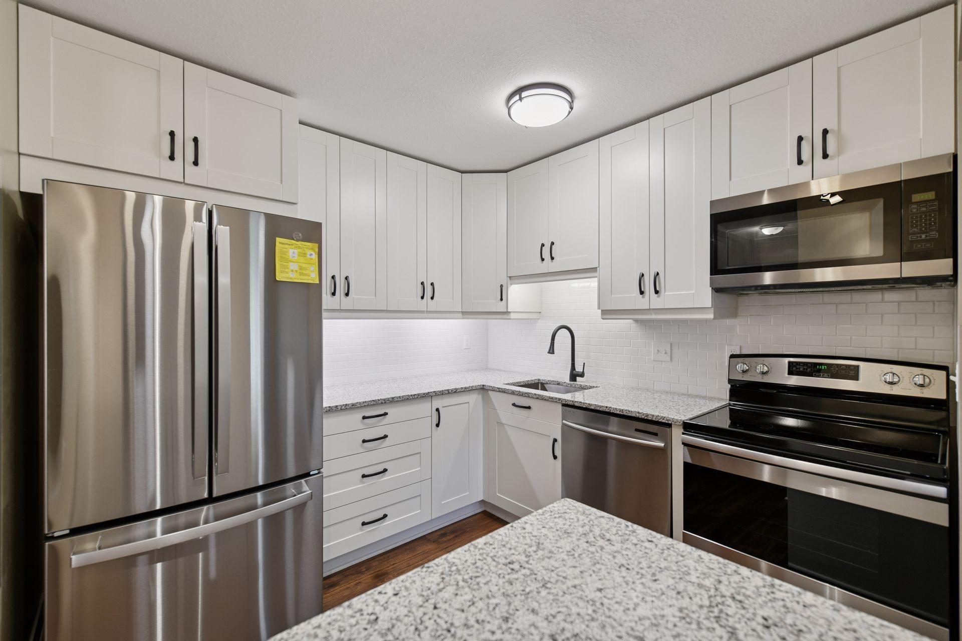 1150 Black Oaks Lane N