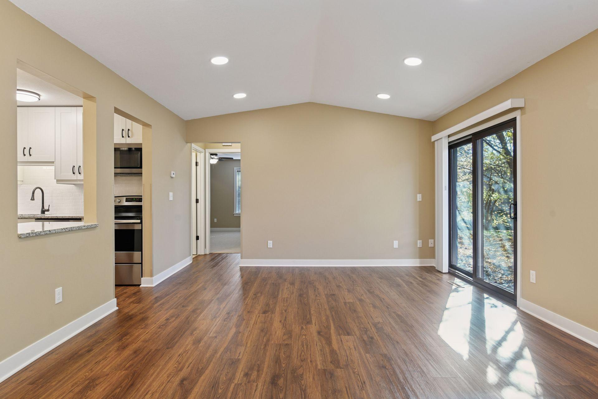 1150 Black Oaks Lane N