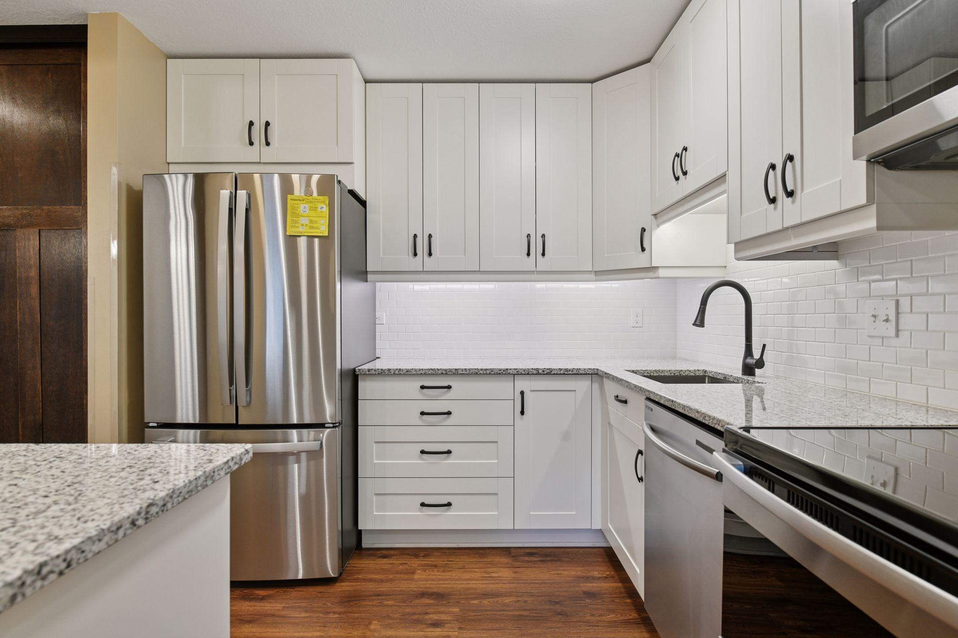 1150 Black Oaks Lane N