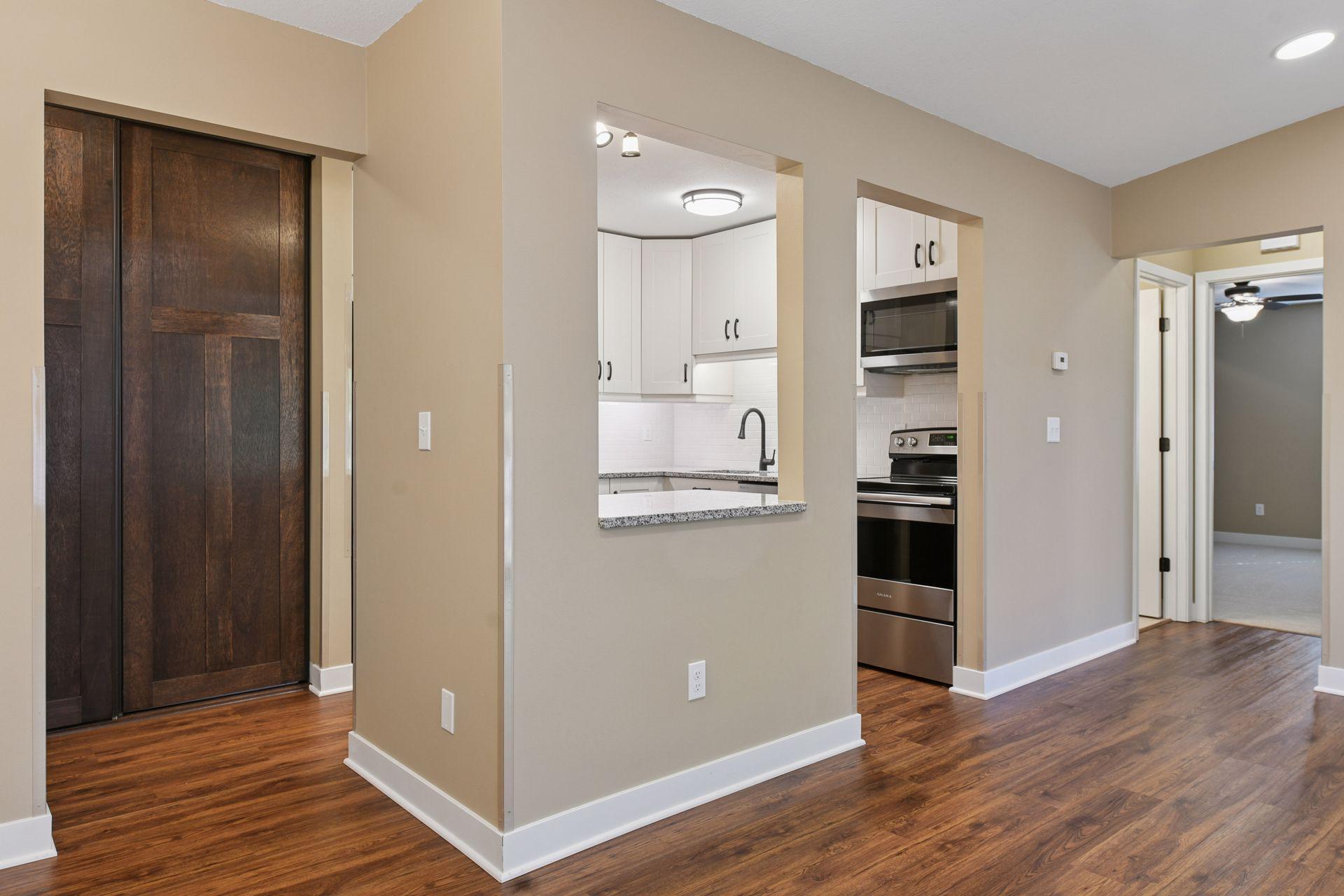 1150 Black Oaks Lane N