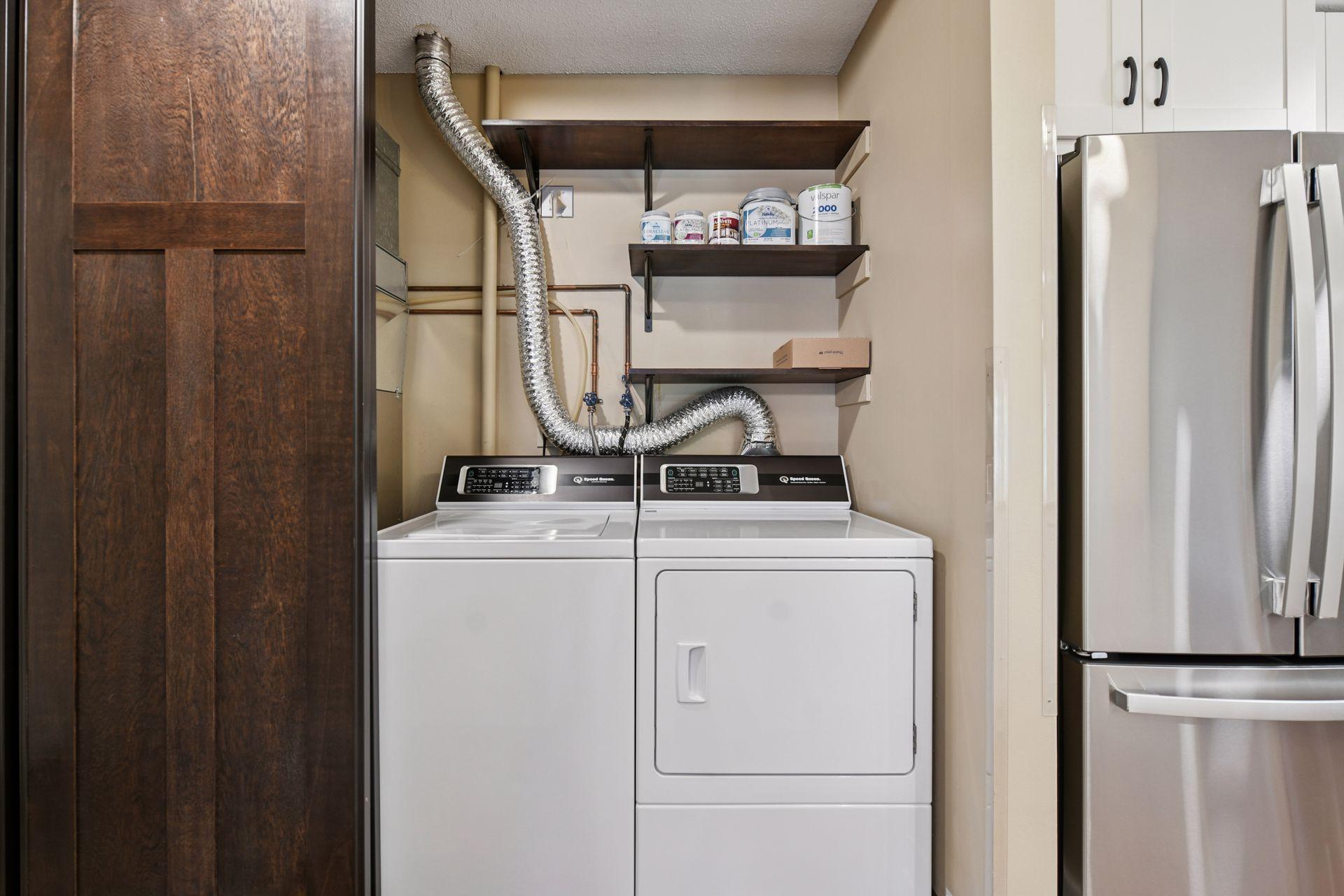 1150 Black Oaks Lane N