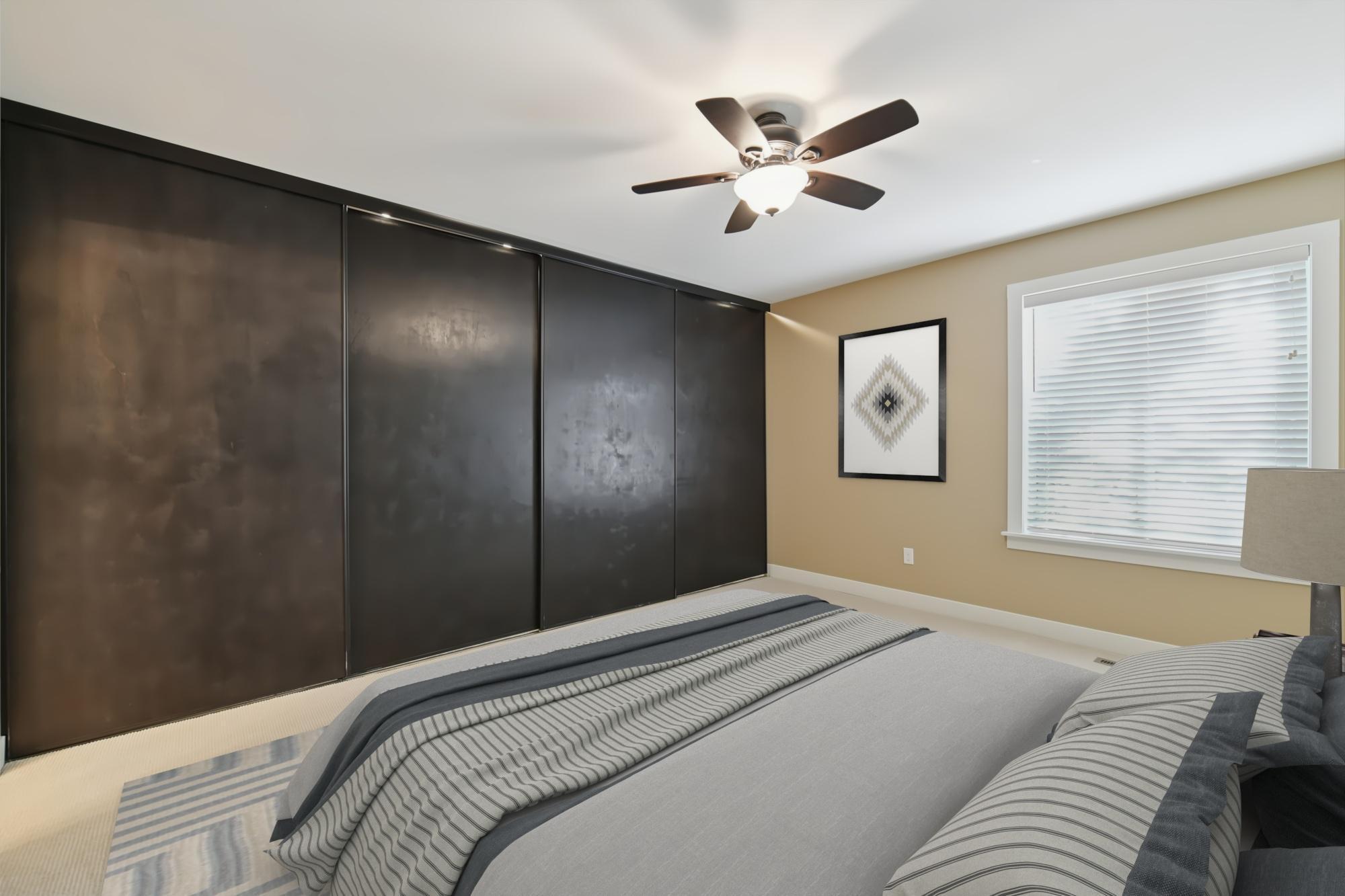 1150 Black Oaks Lane N