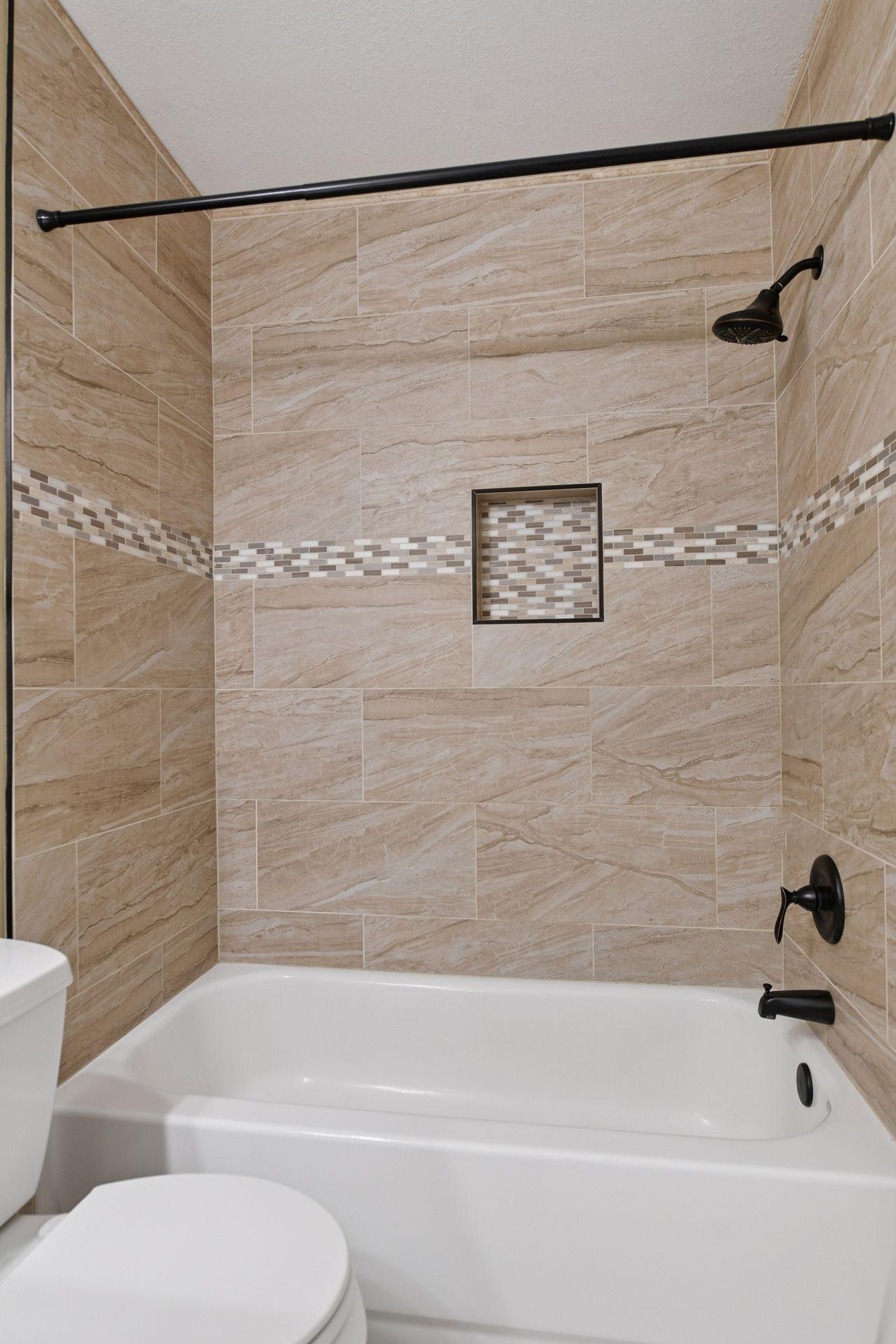 1150 Black Oaks Lane N