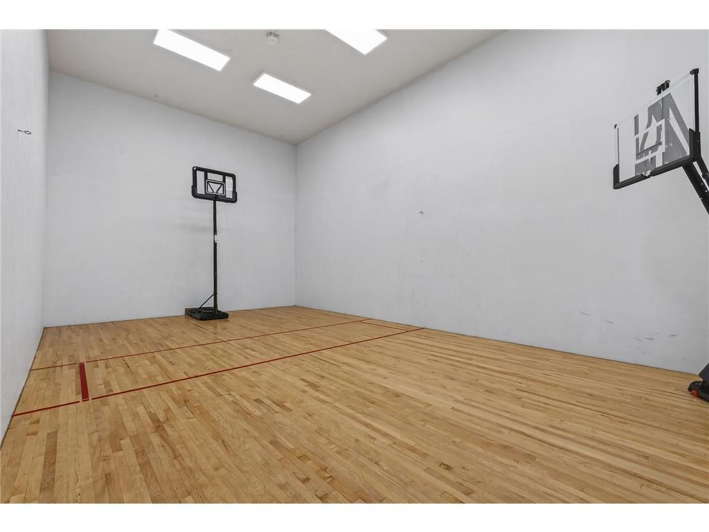 4407 Wilshire Boulevard Unit: 204