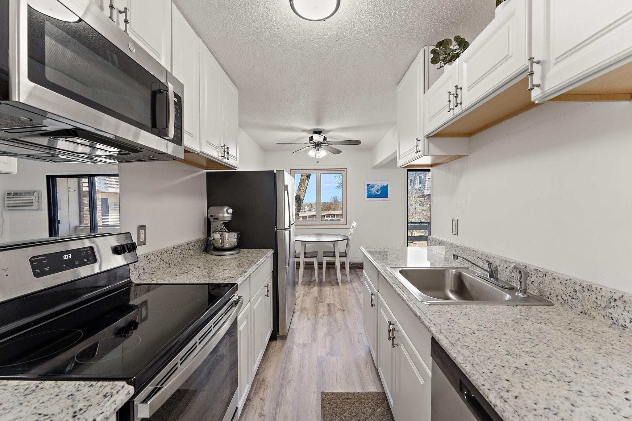 4407 Wilshire Boulevard Unit: 204