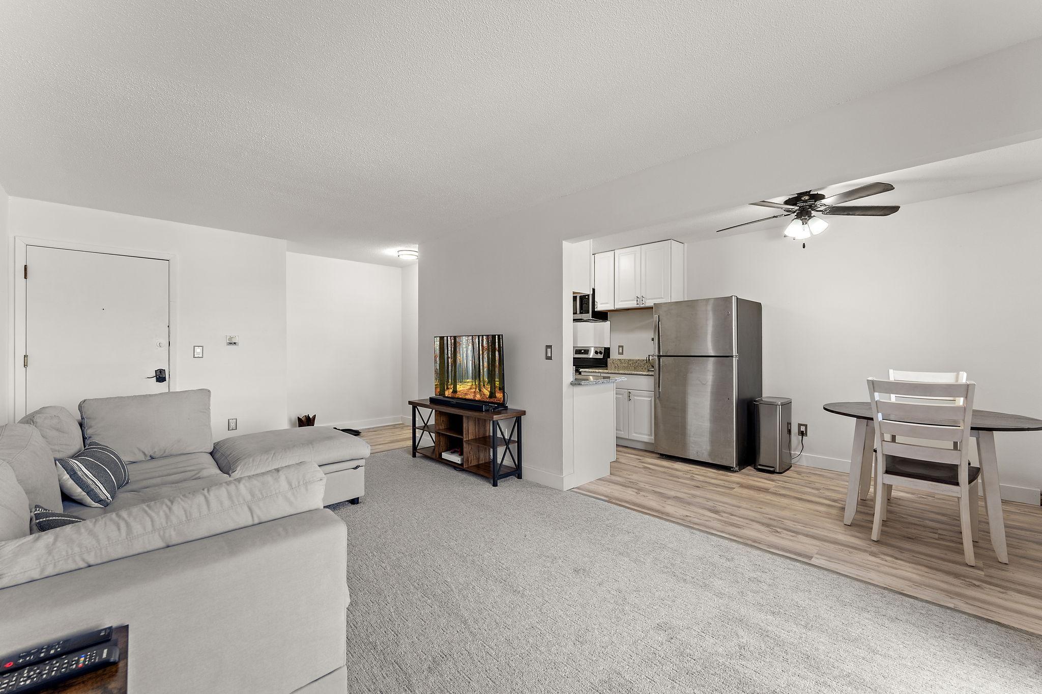 4407 Wilshire Boulevard Unit: 204