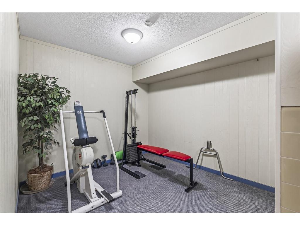 4407 Wilshire Boulevard Unit: 204