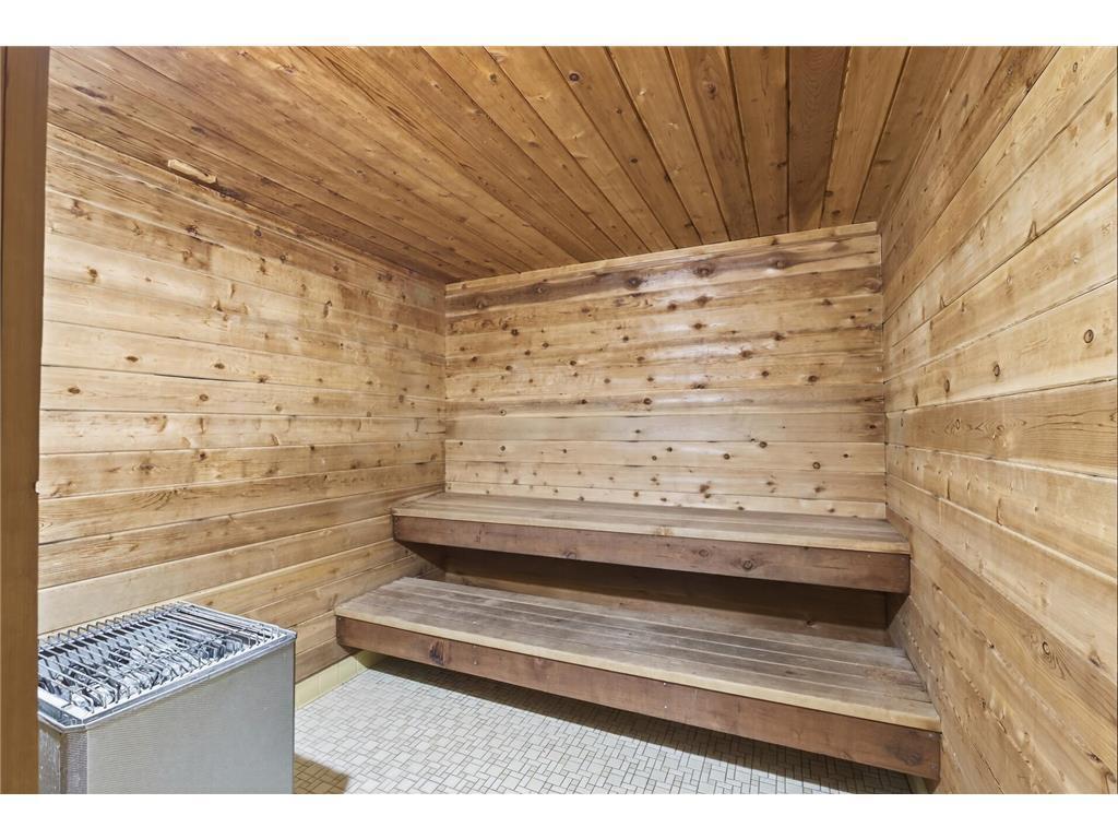 4407 Wilshire Boulevard Unit: 204