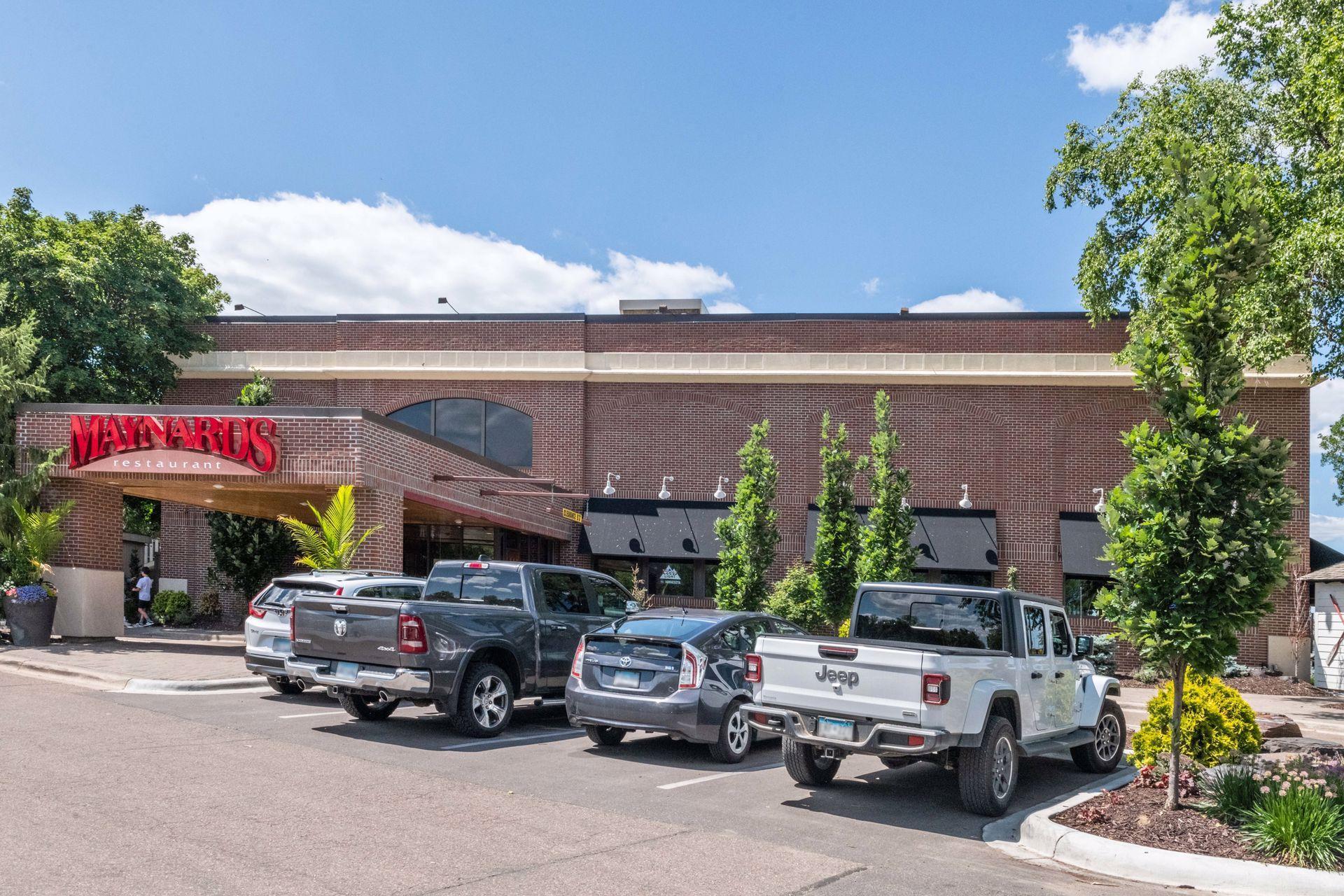 5125 Greenwood Circle