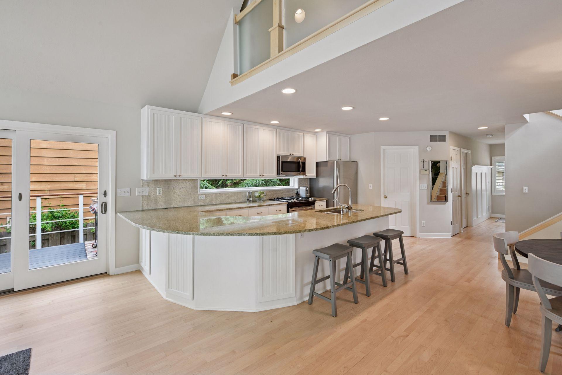 5125 Greenwood Circle