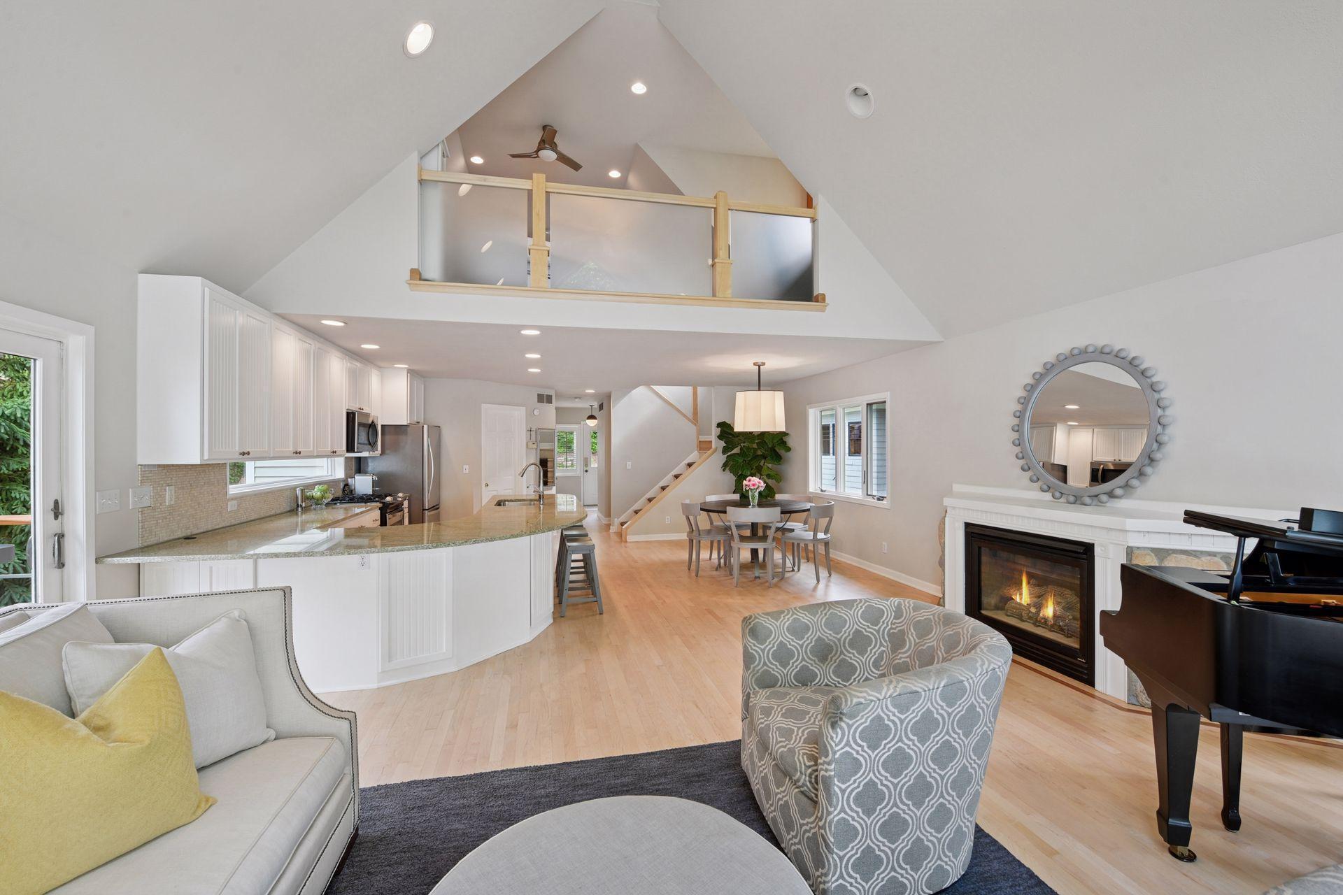 5125 Greenwood Circle