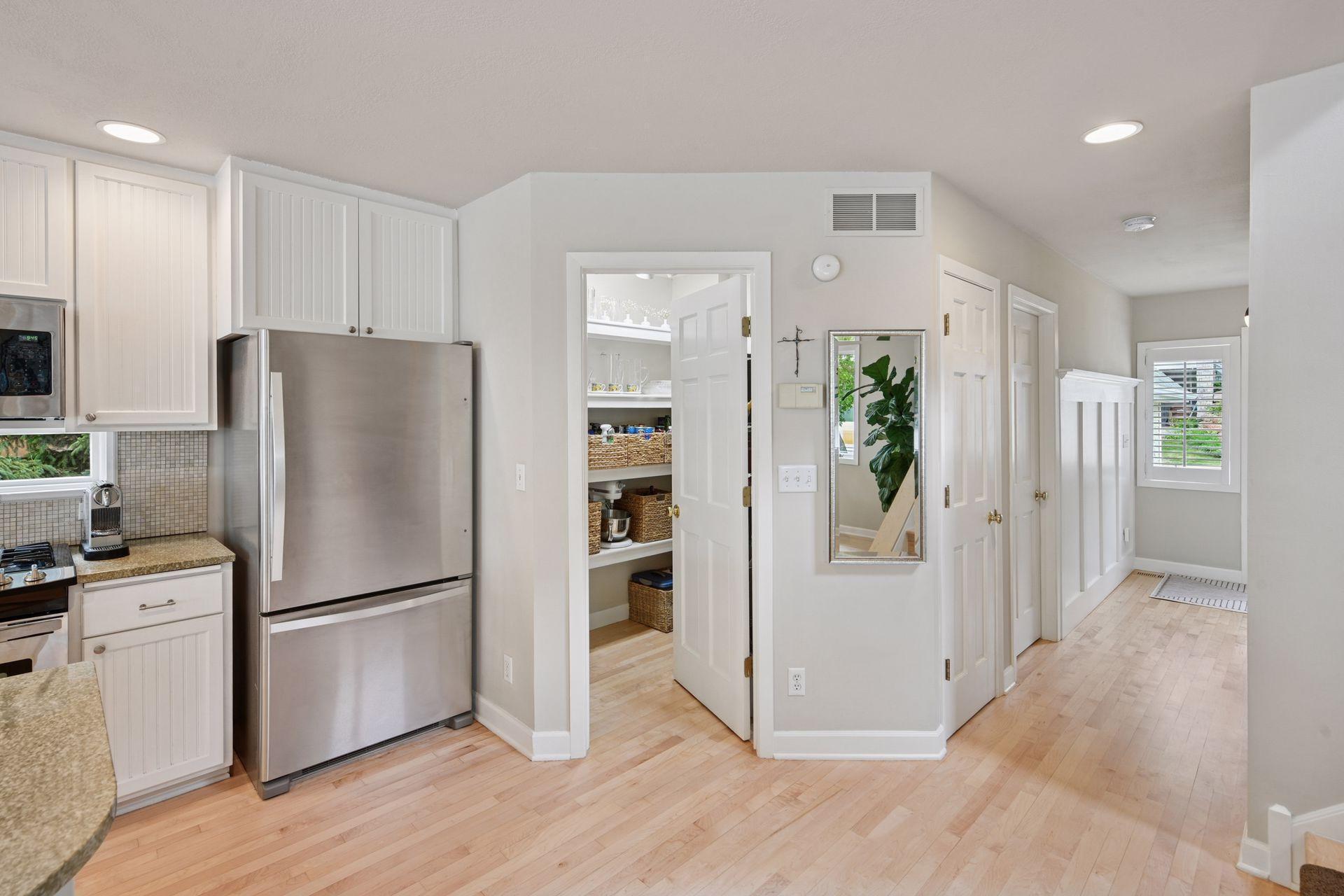 5125 Greenwood Circle