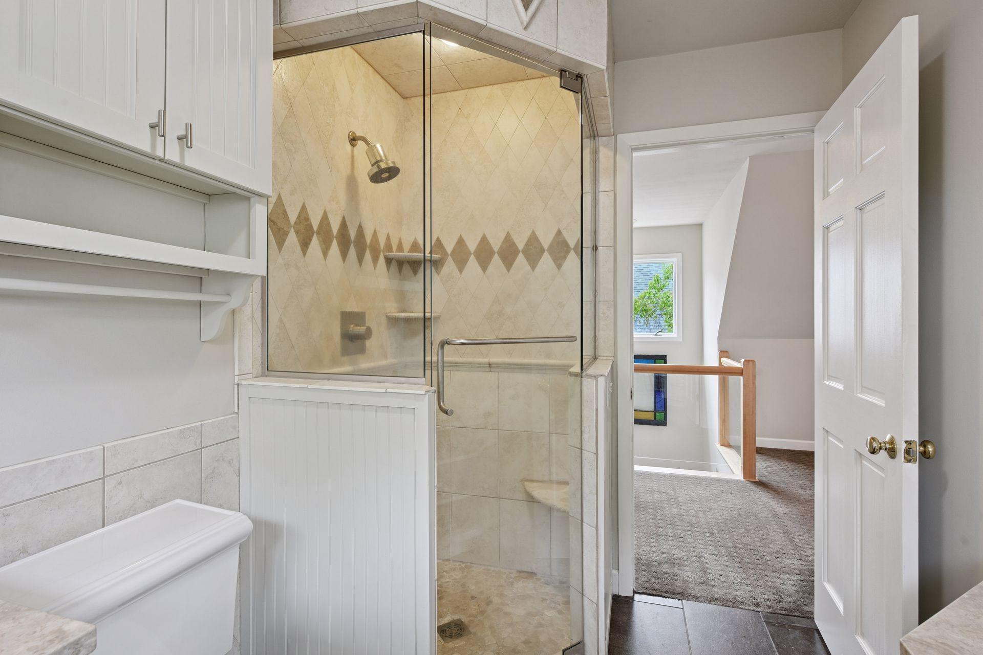 5125 Greenwood Circle