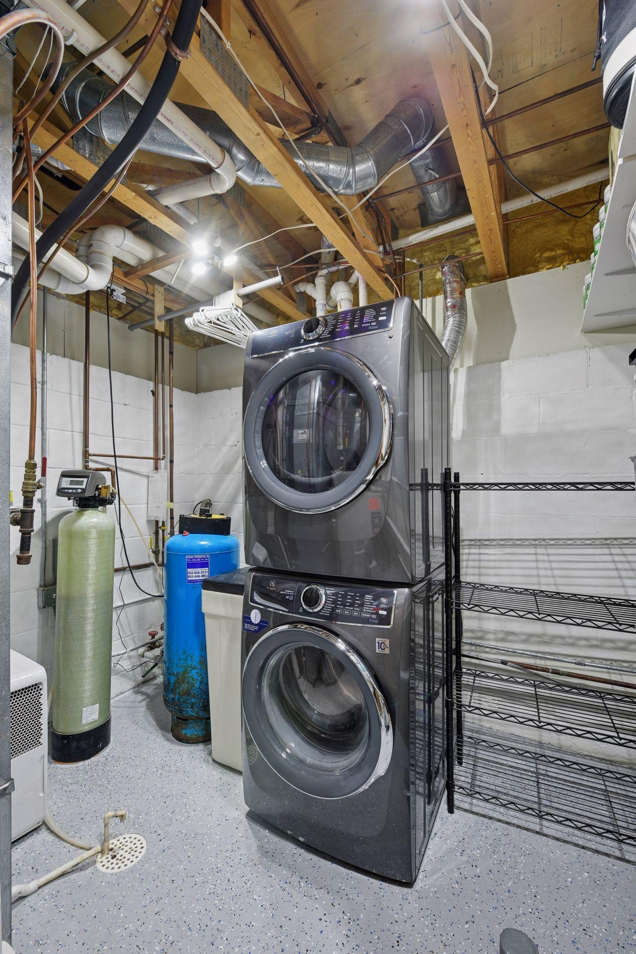 5125 Greenwood Circle