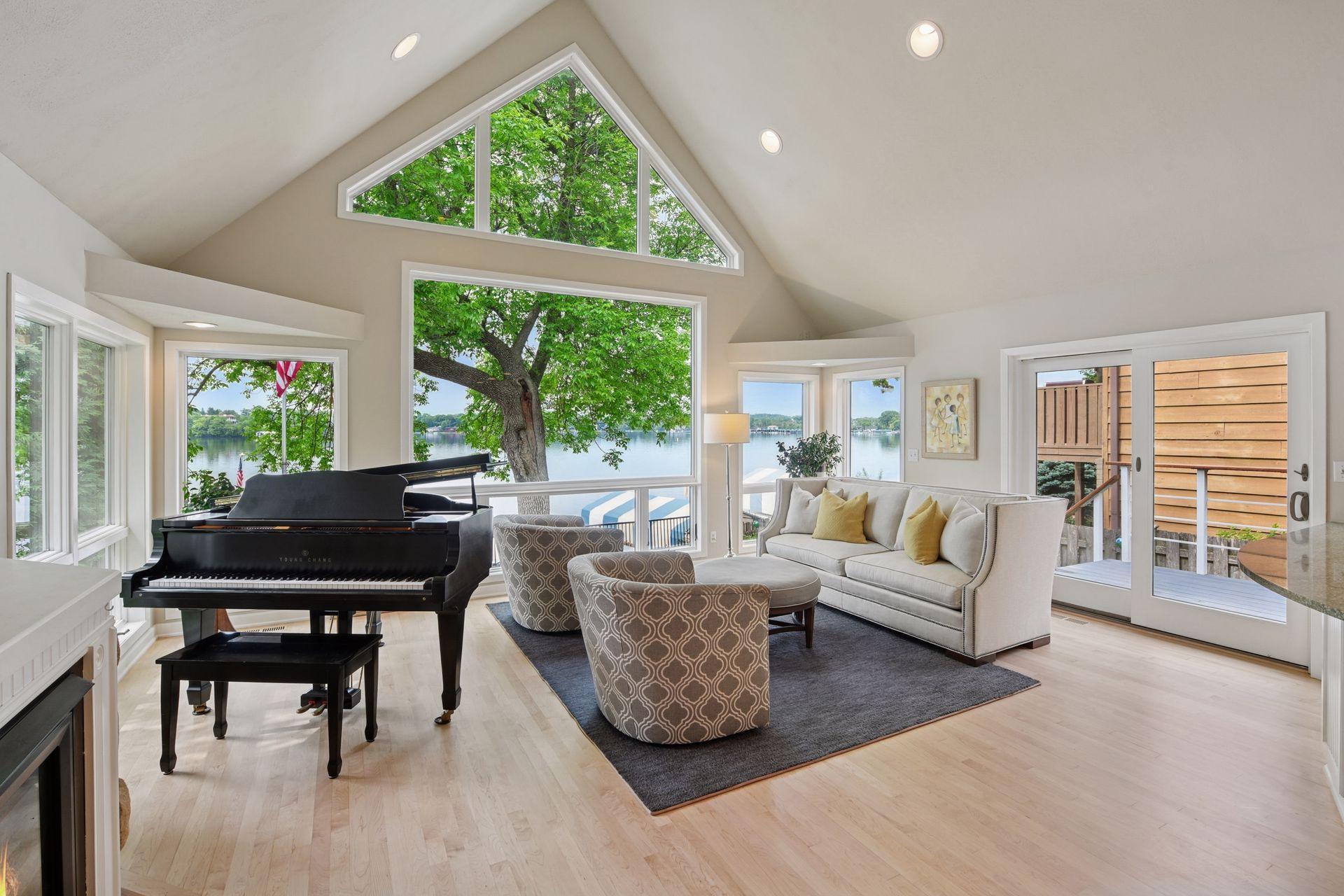 5125 Greenwood Circle