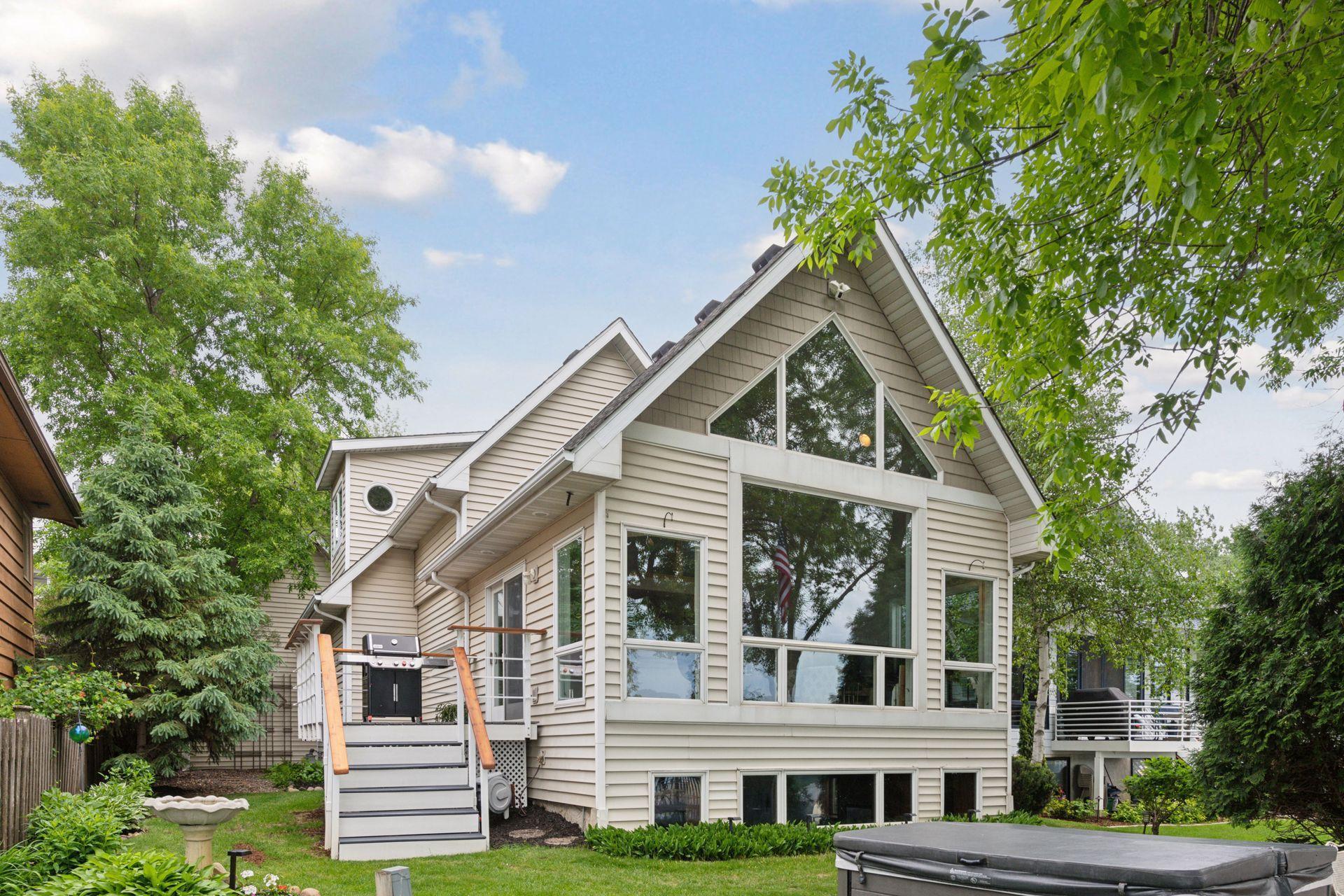 5125 Greenwood Circle