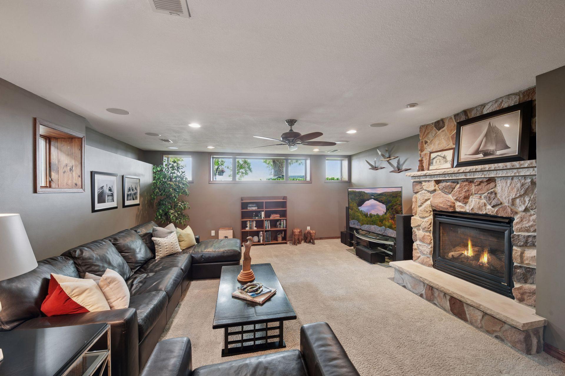 5125 Greenwood Circle