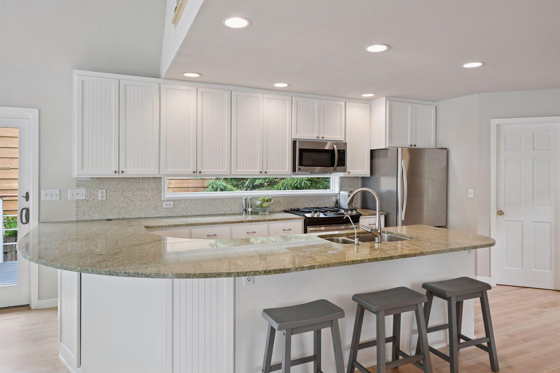 5125 Greenwood Circle