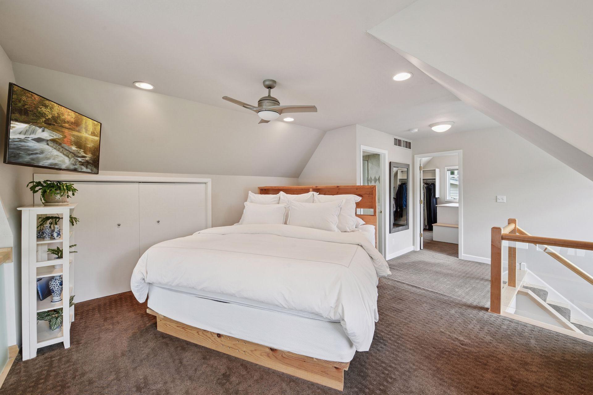 5125 Greenwood Circle