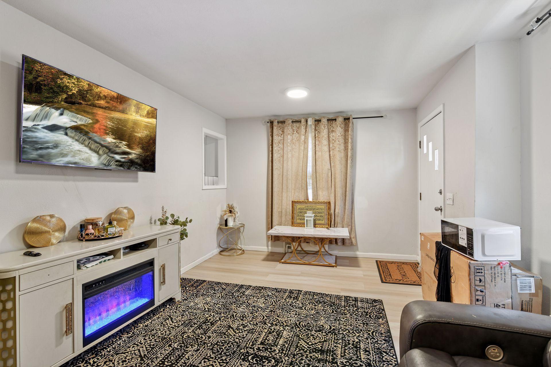 2410 Pierce Street NE