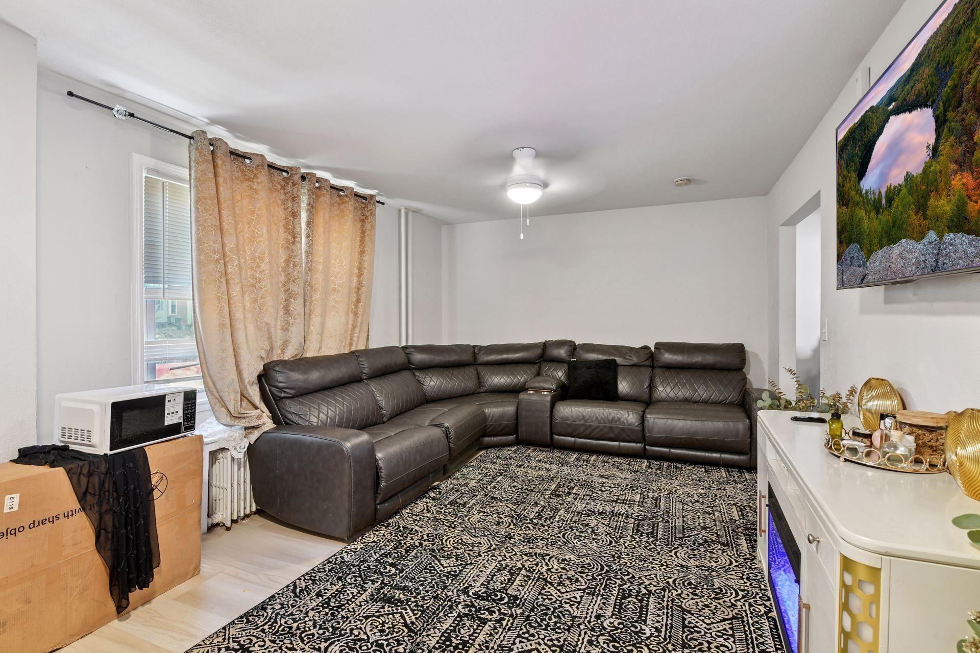 2410 Pierce Street NE