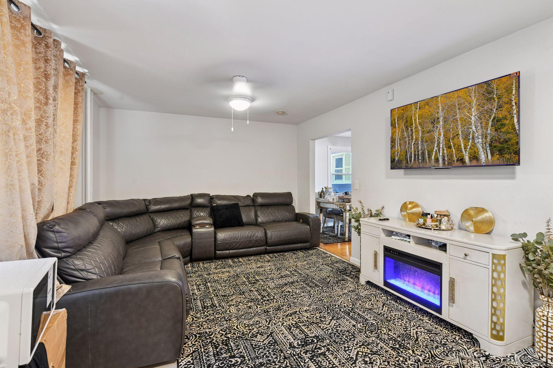 2410 Pierce Street NE