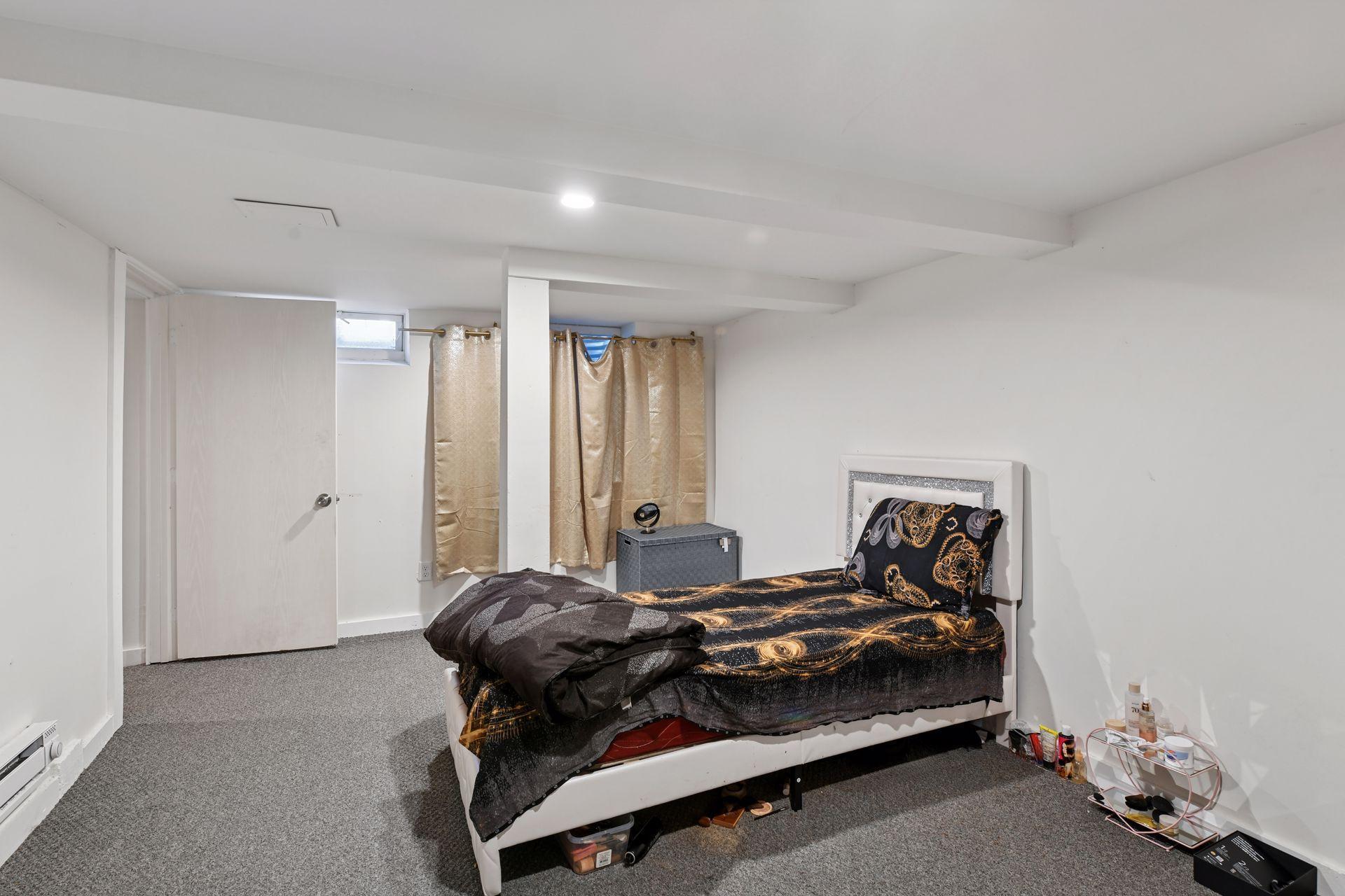 2410 Pierce Street NE