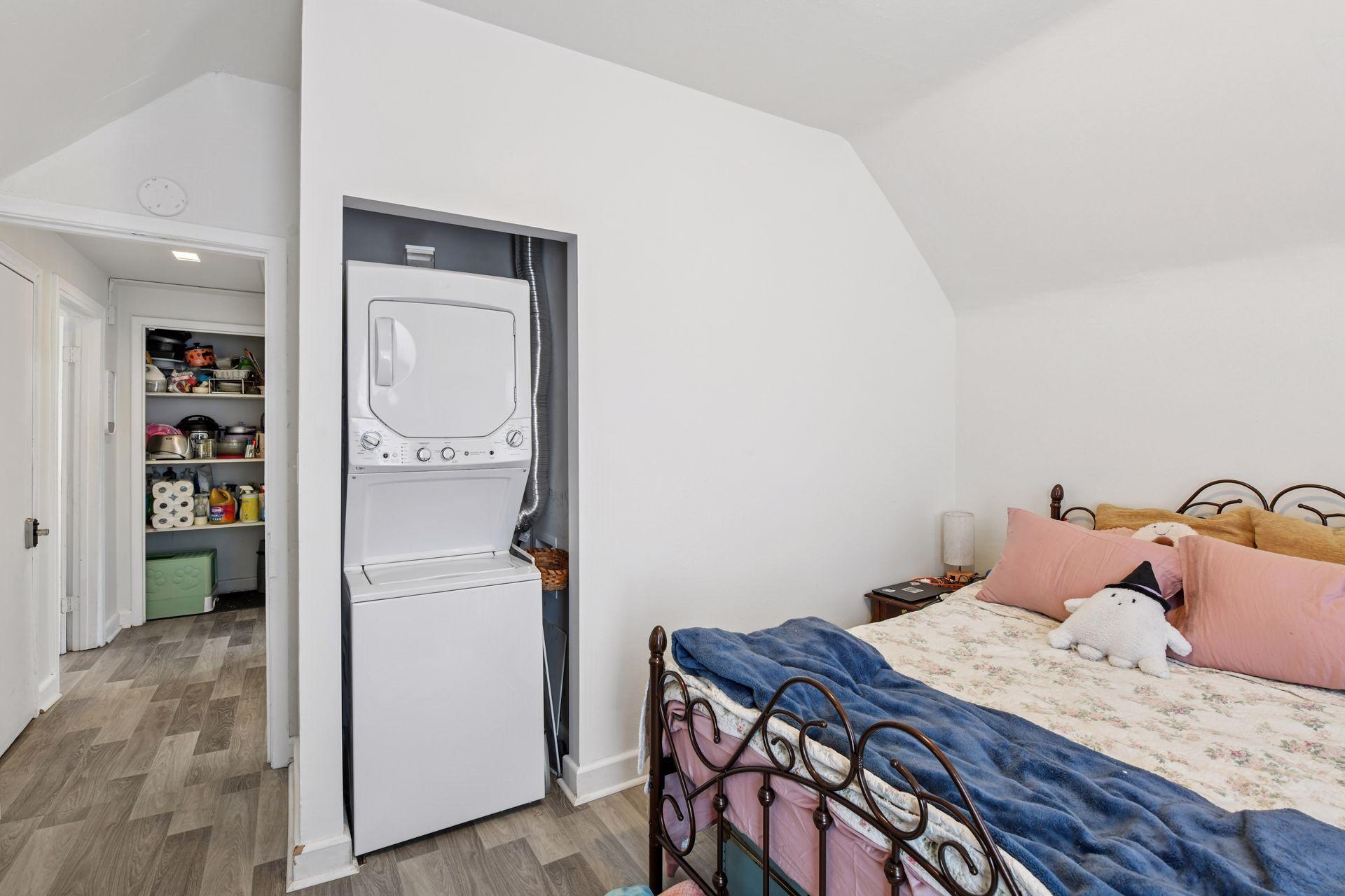 2410 Pierce Street NE