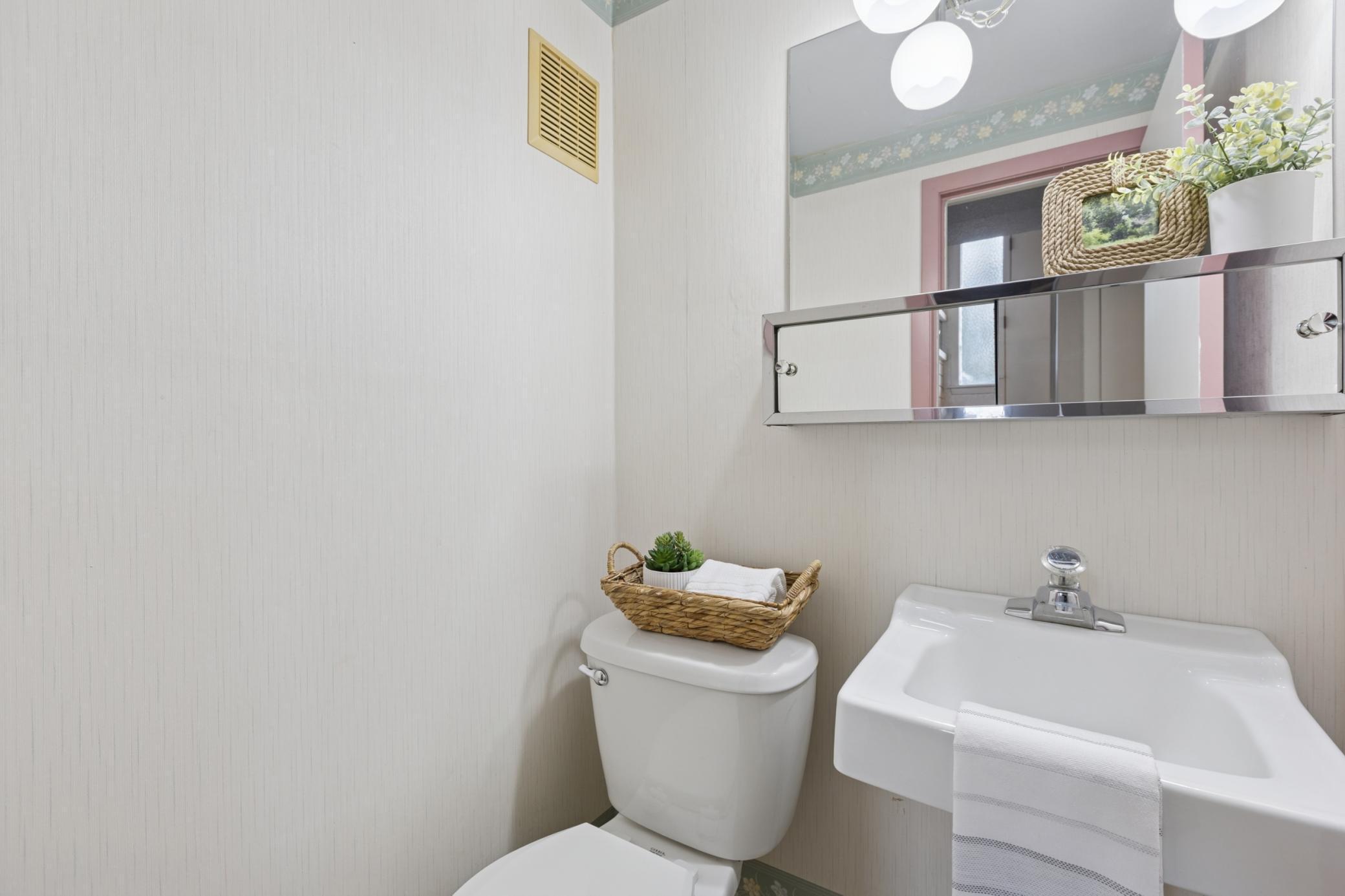 7285 Kirkwood Lane N