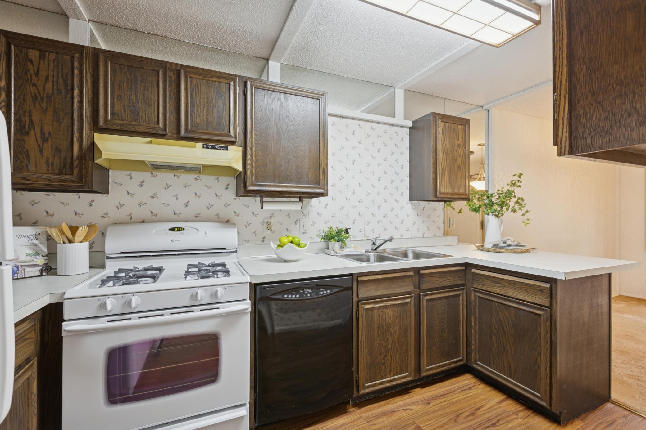 7285 Kirkwood Lane N