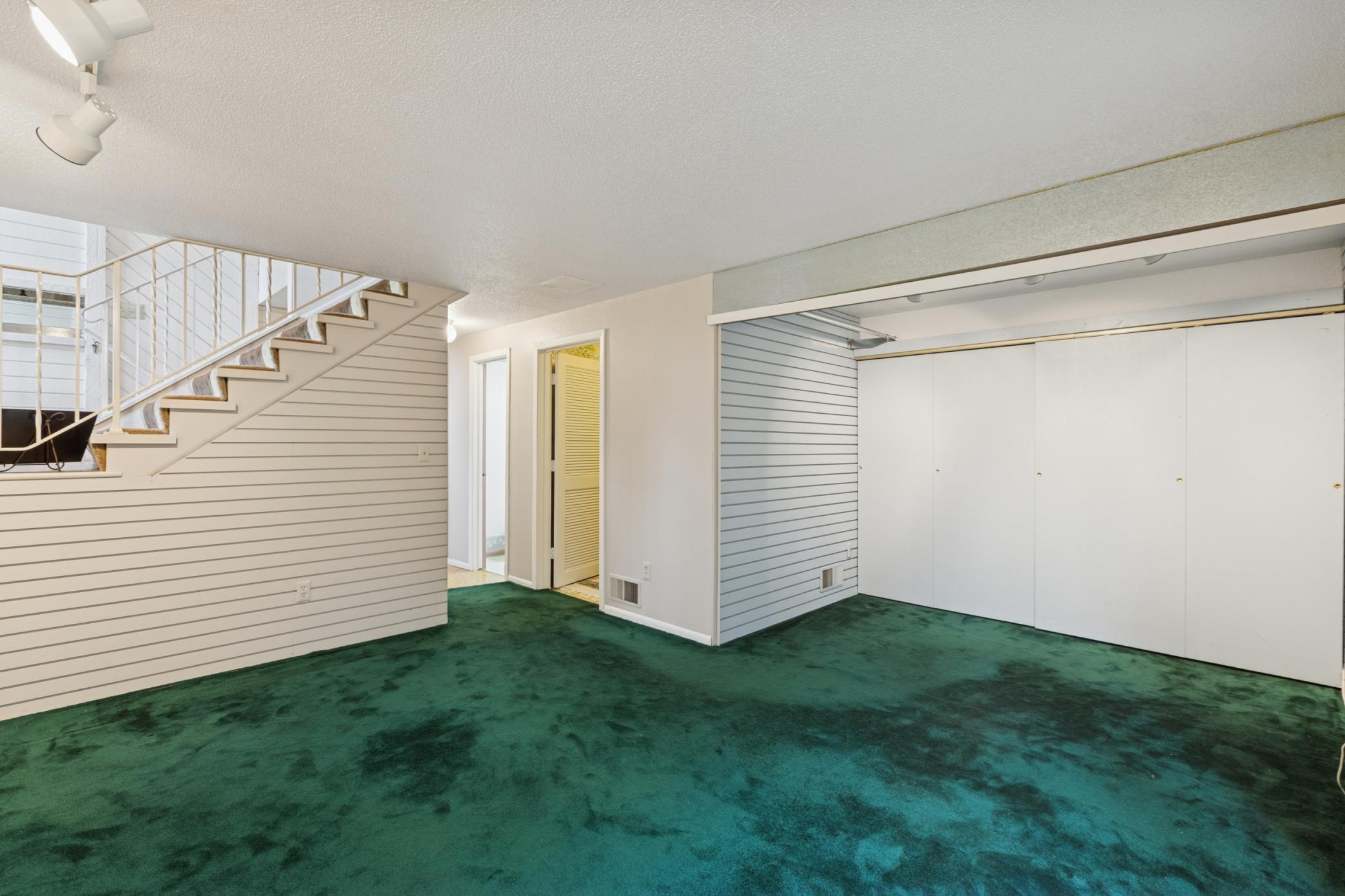 7285 Kirkwood Lane N