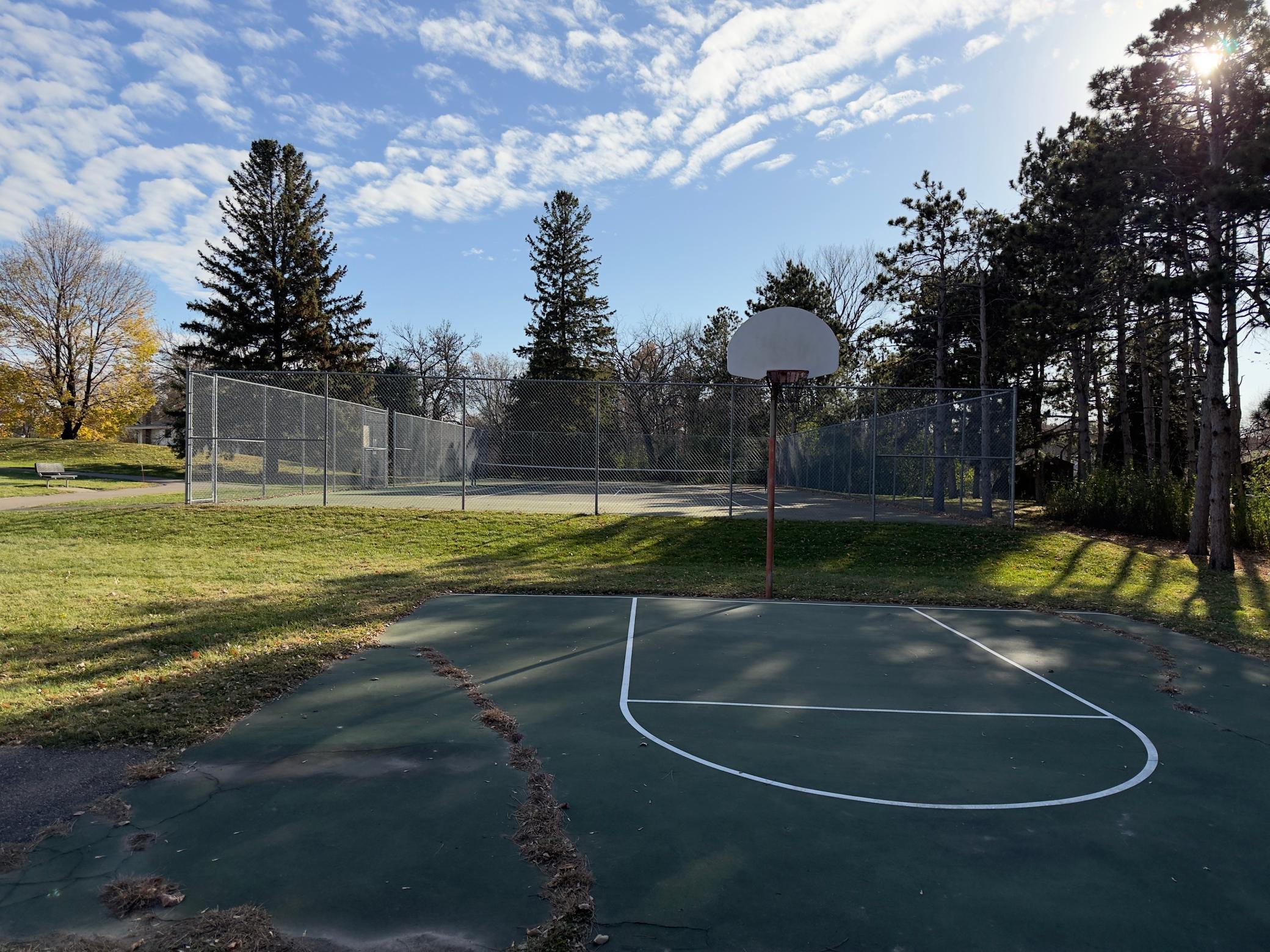 7285 Kirkwood Lane N