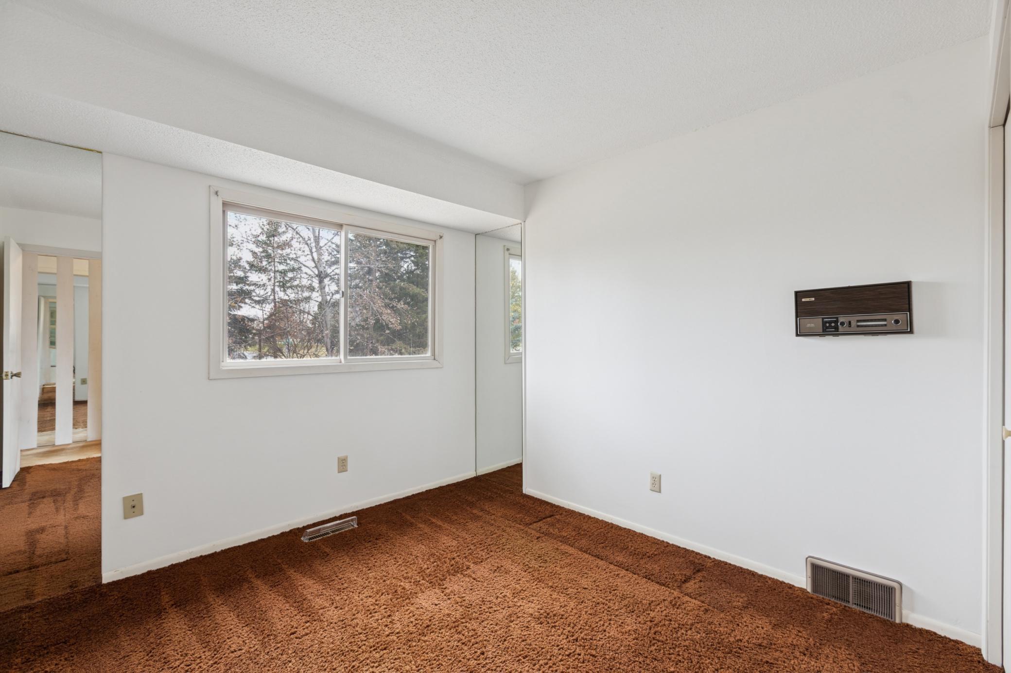 7285 Kirkwood Lane N