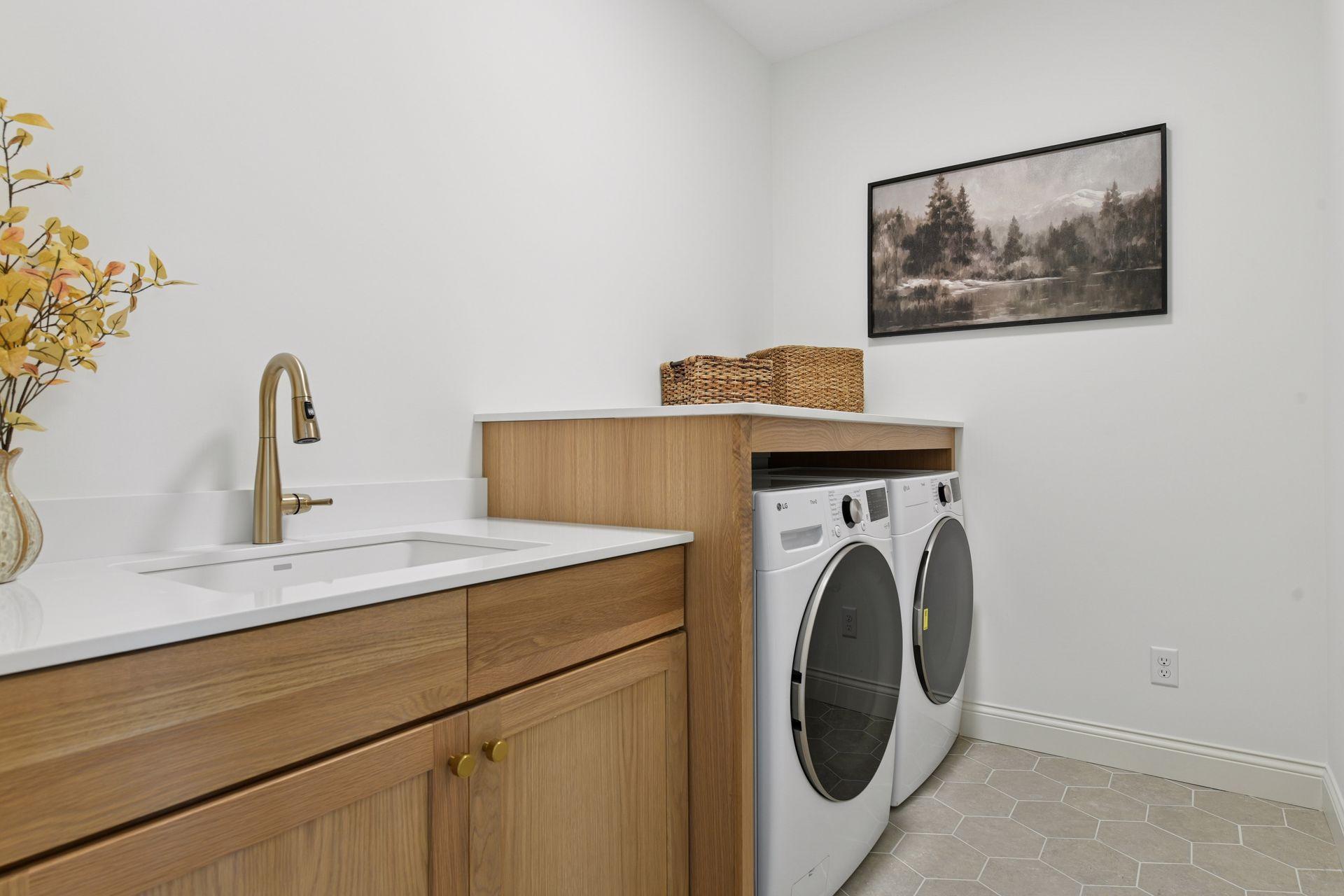 4564 Meadowview Lane