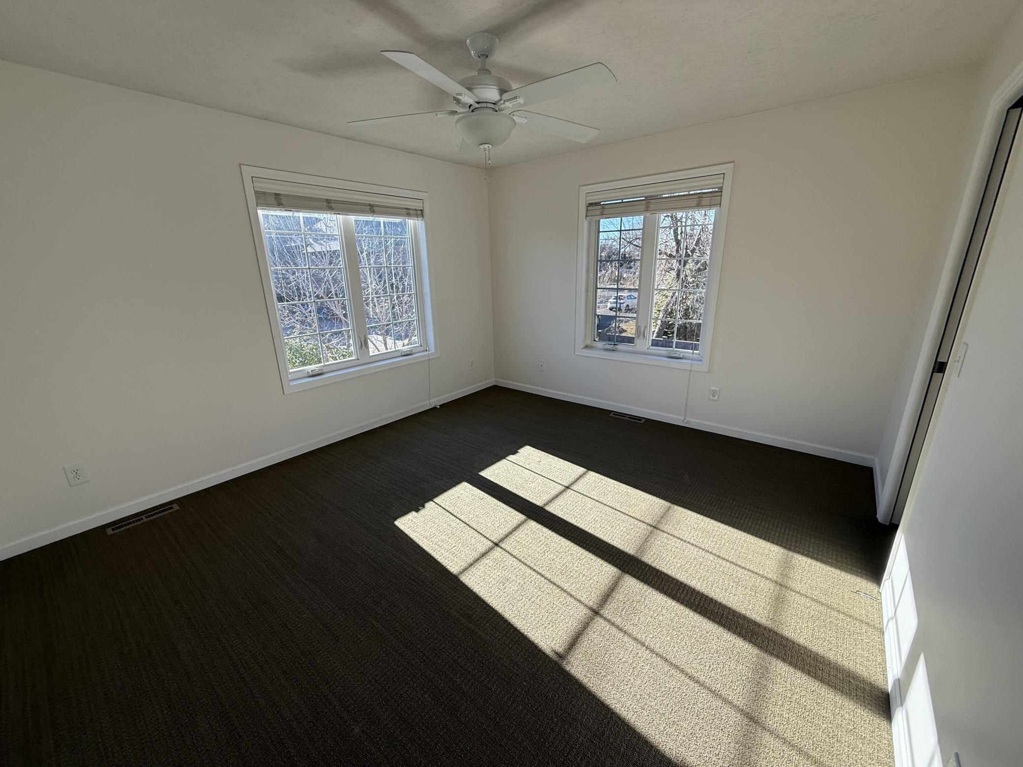 709 Wayzata Boulevard E