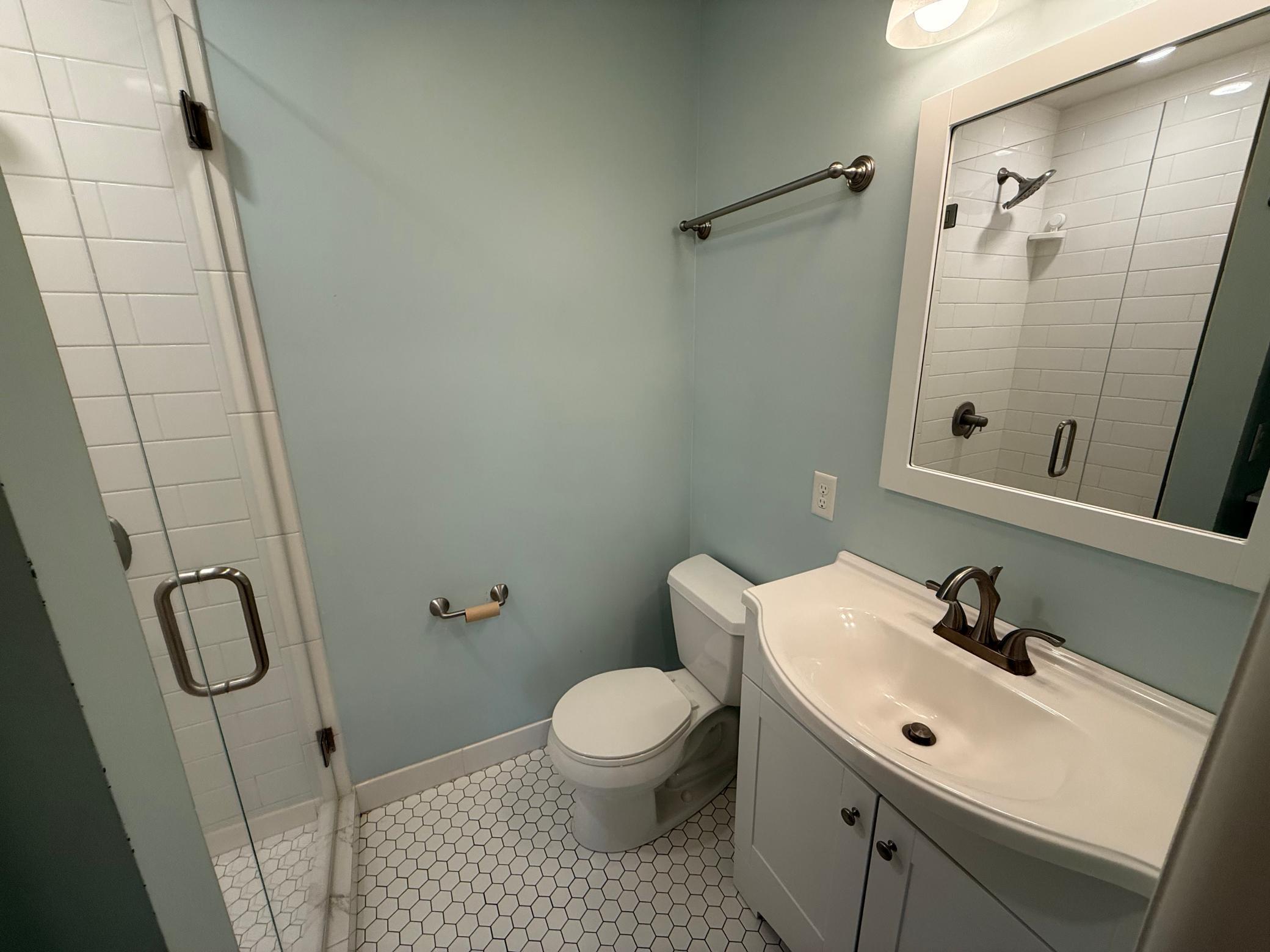 709 Wayzata Boulevard E