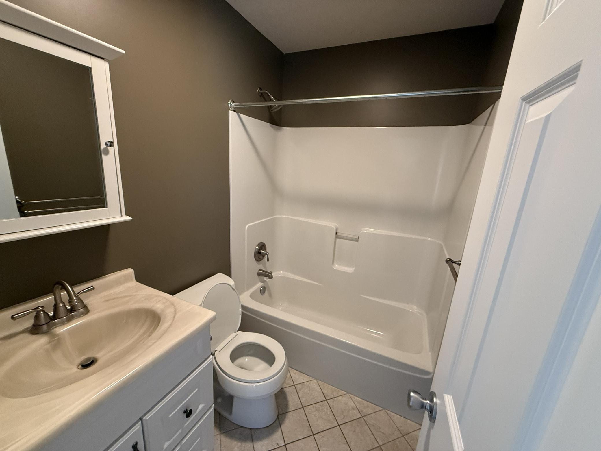 709 Wayzata Boulevard E