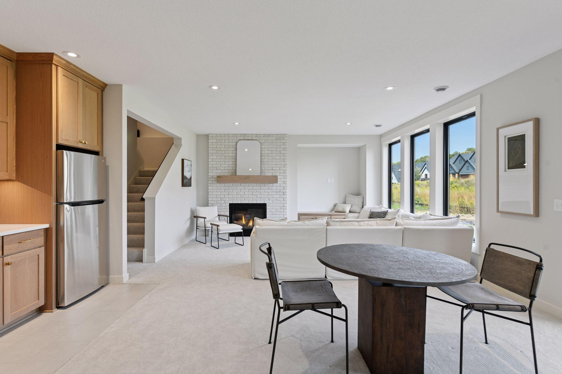 4672 Meadowview Lane