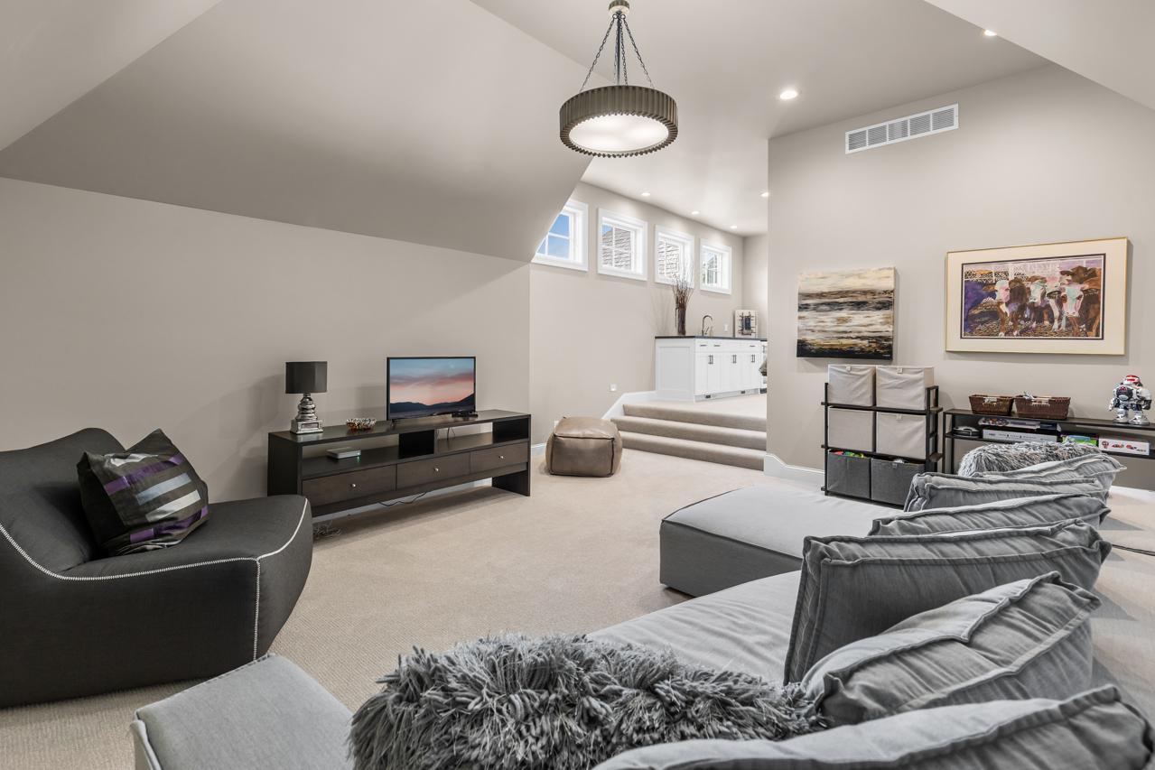 1595 Locust Hills Circle