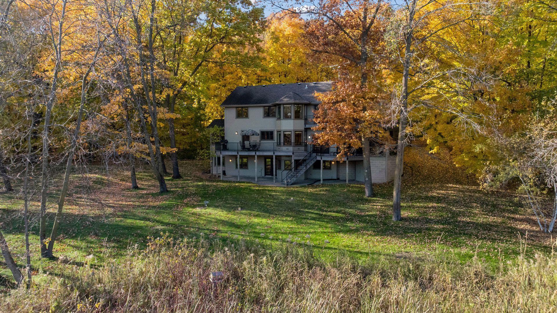 100 Black Oaks Lane N