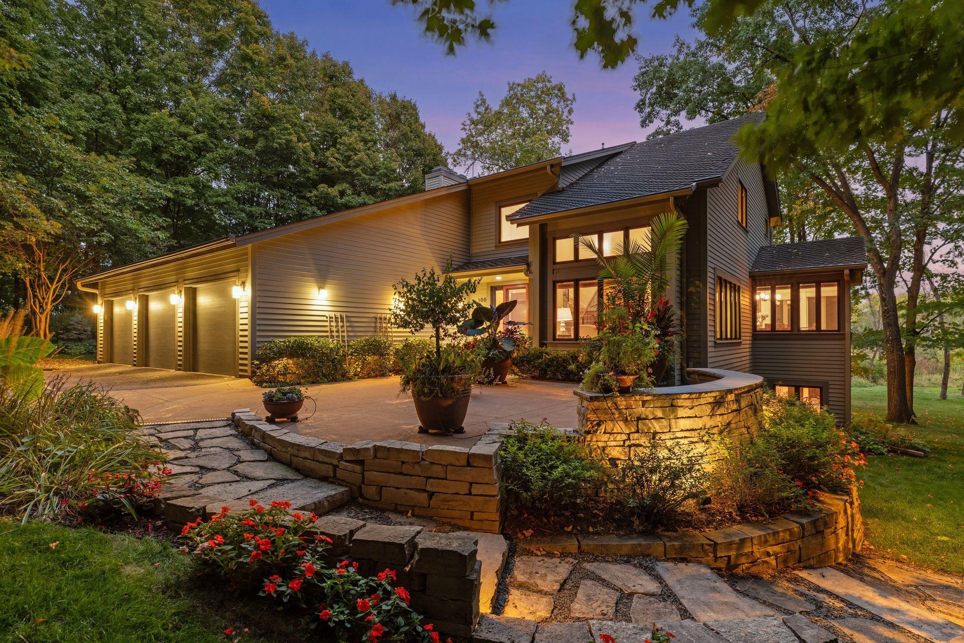 100 Black Oaks Lane N