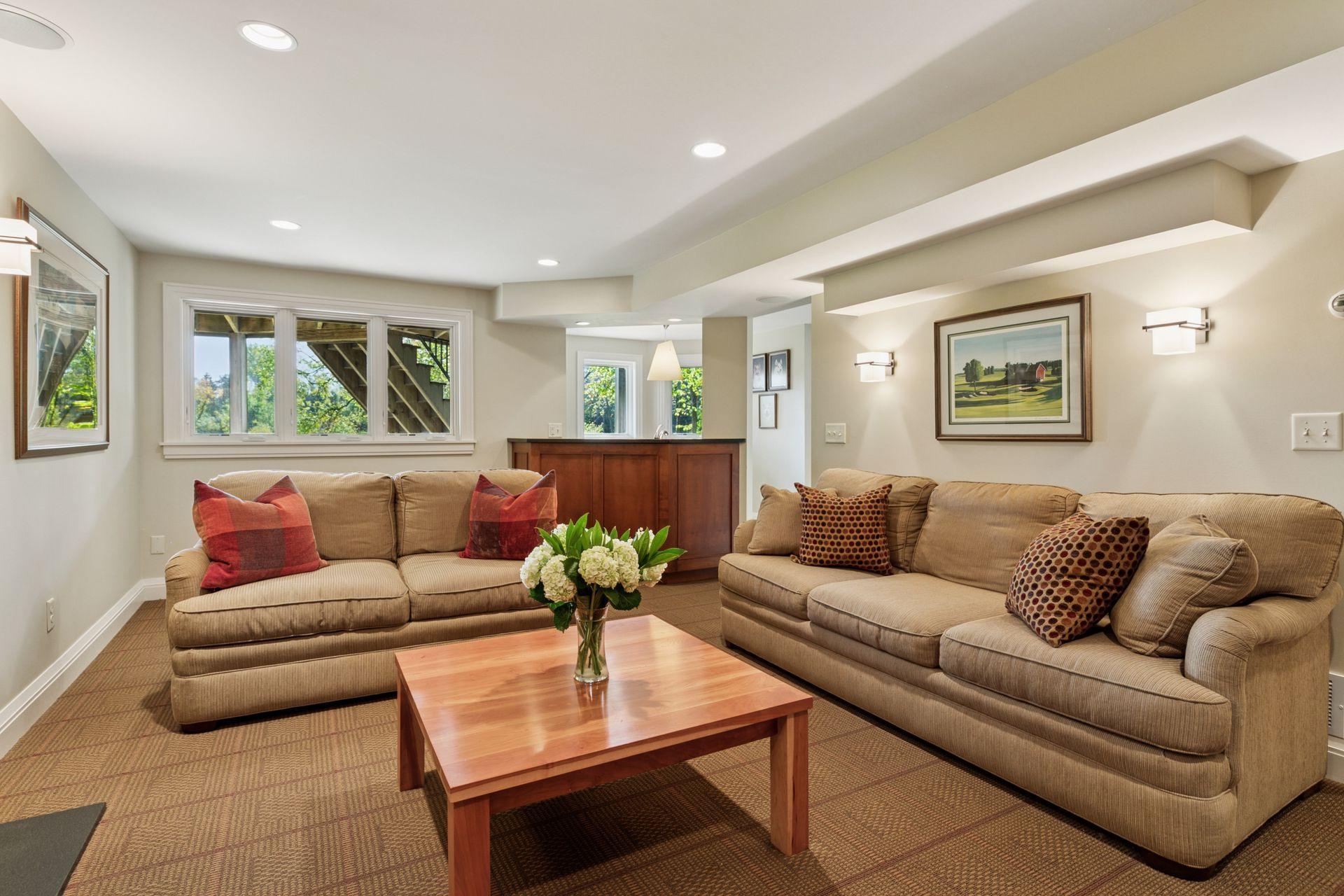 100 Black Oaks Lane N