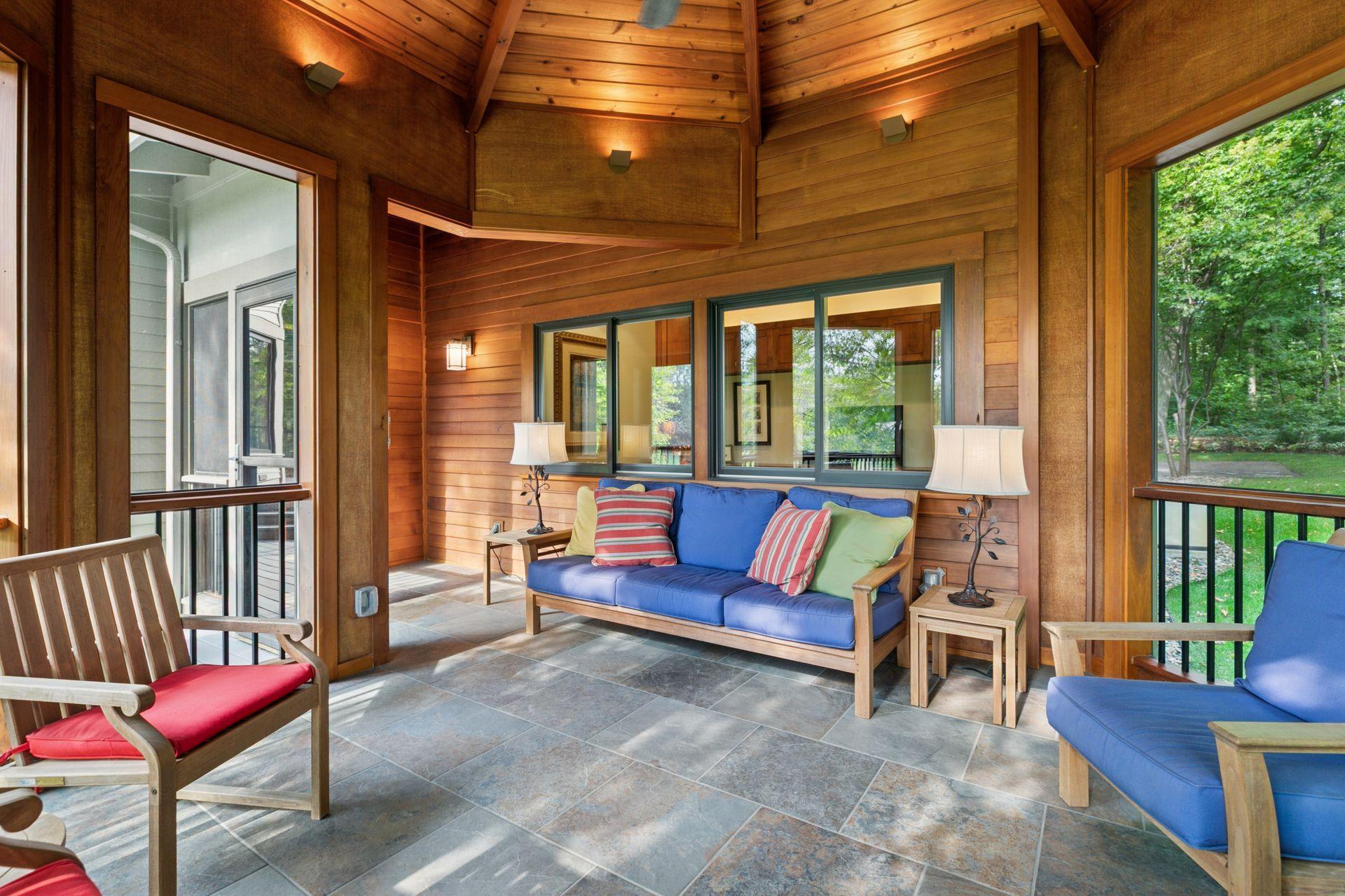 100 Black Oaks Lane N