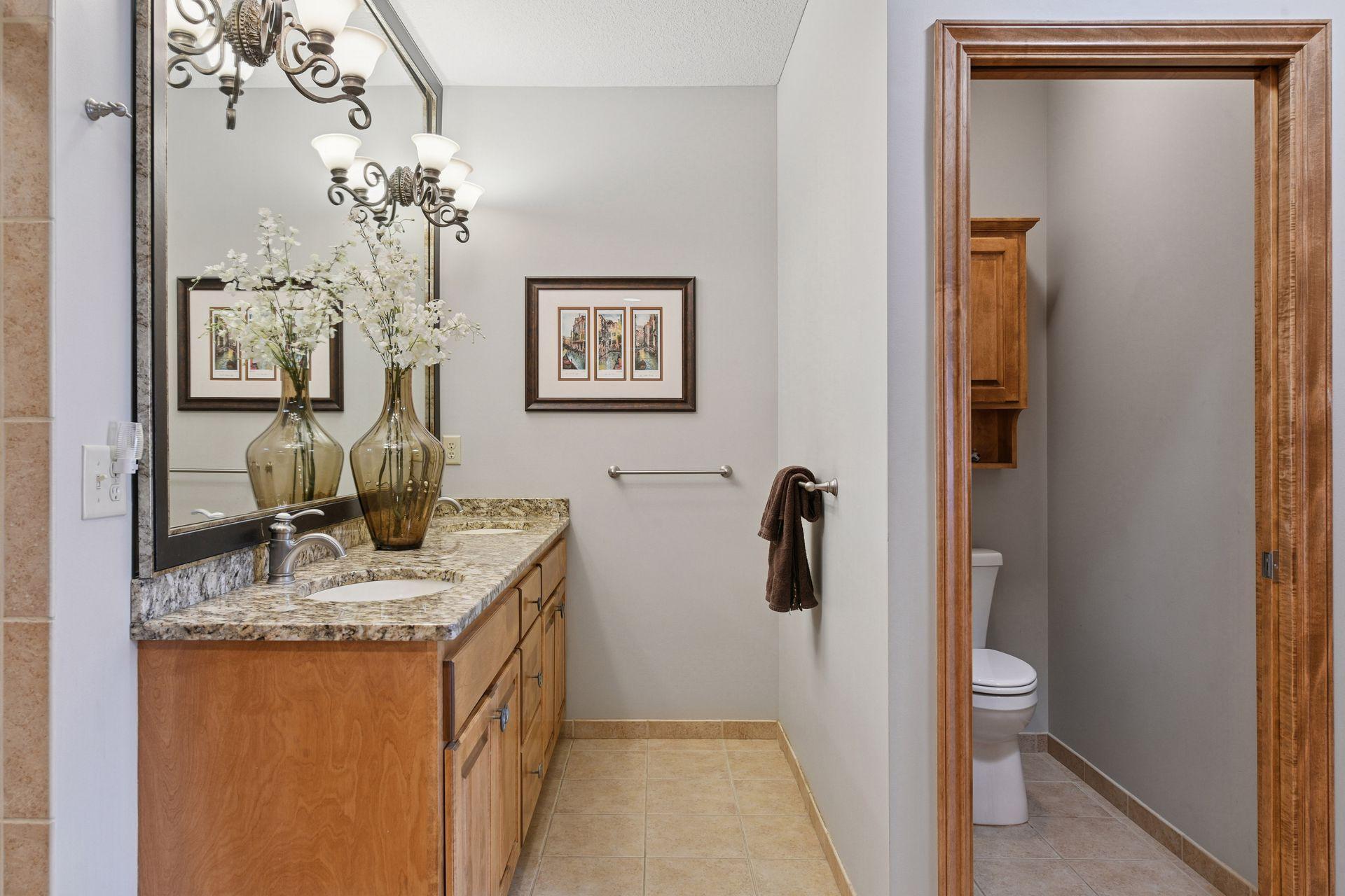 101 Willoughby Way E