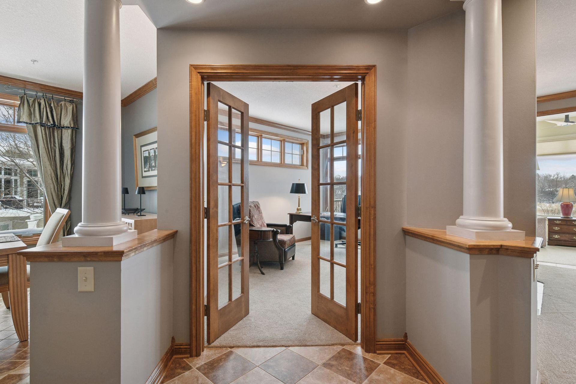 101 Willoughby Way E