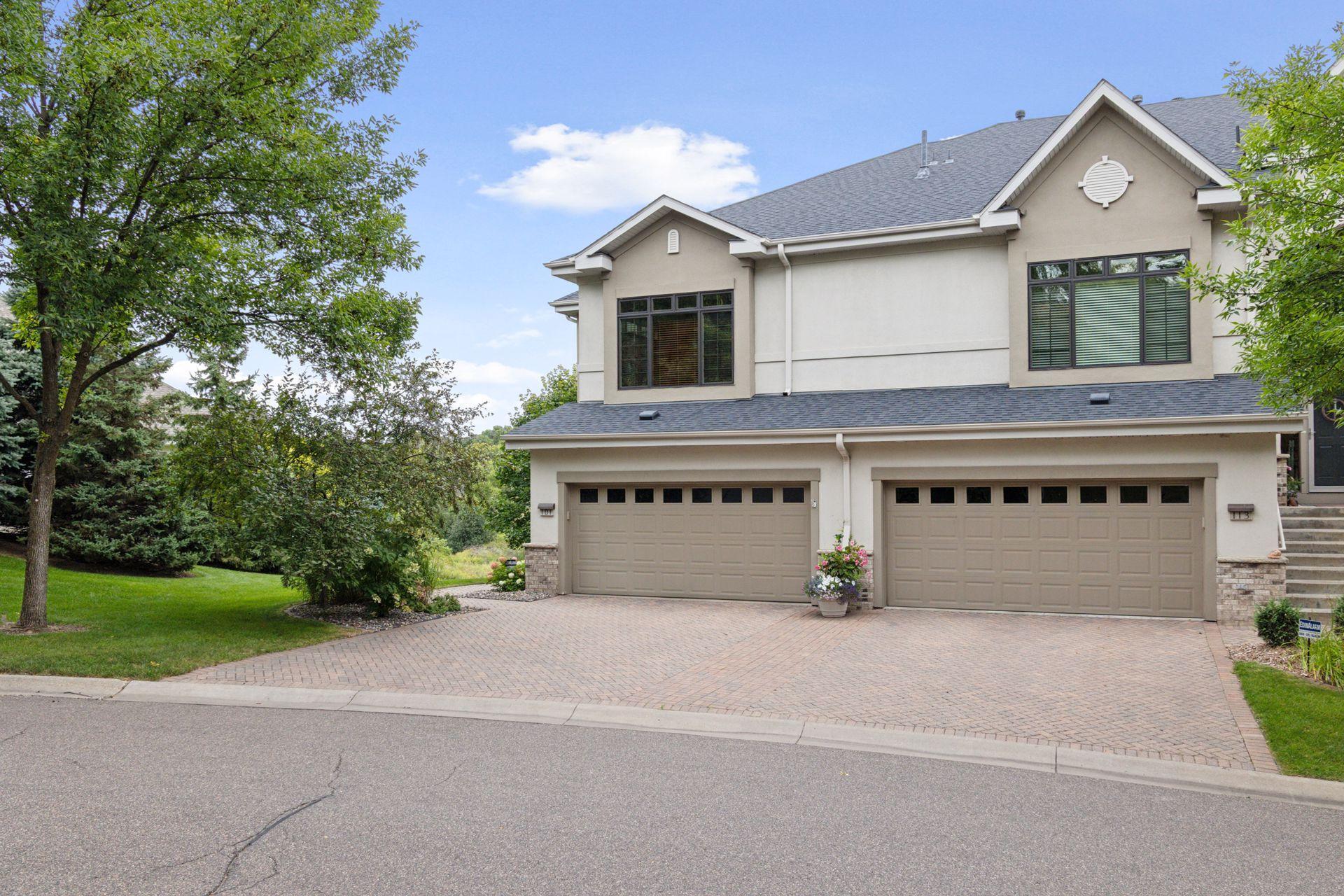 101 Willoughby Way E