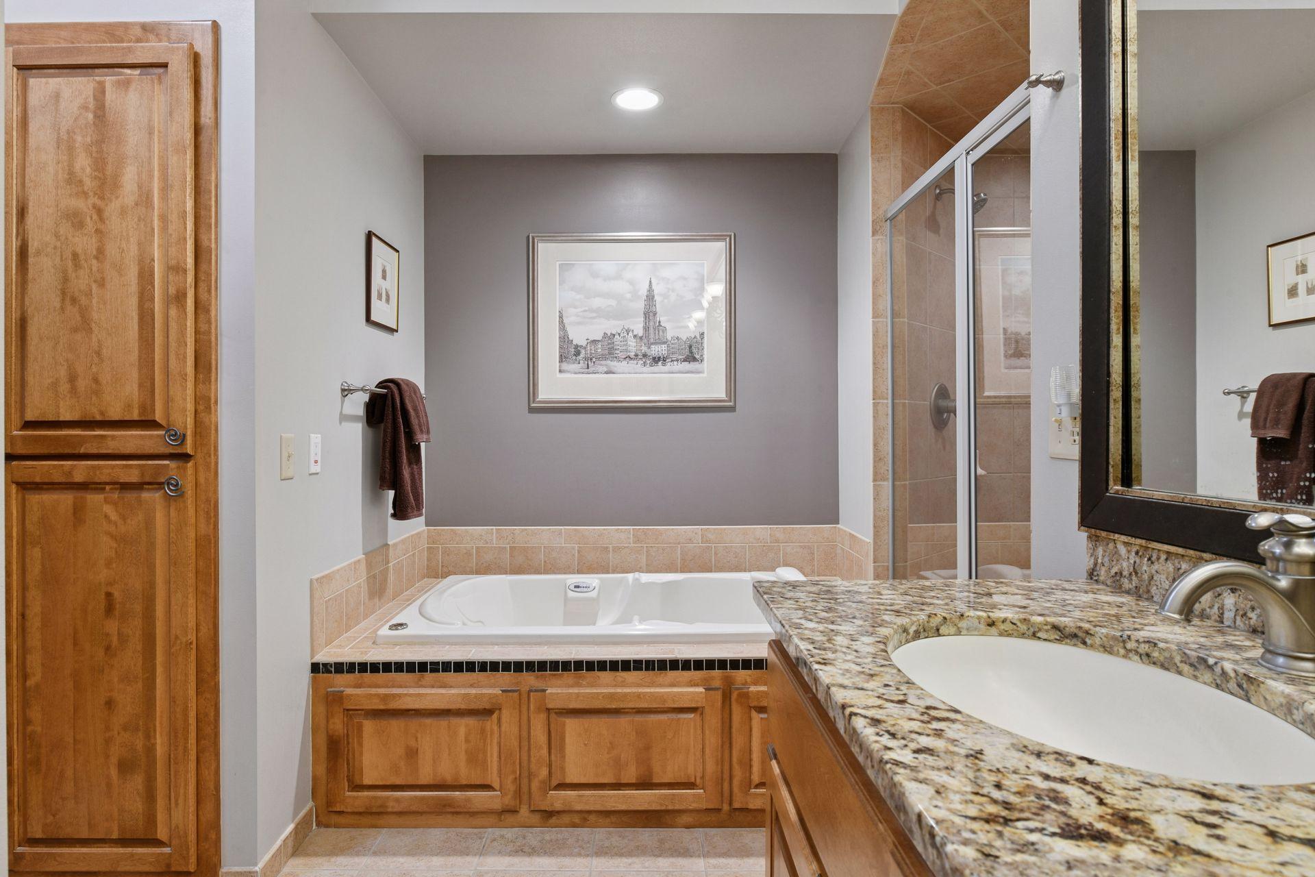 101 Willoughby Way E