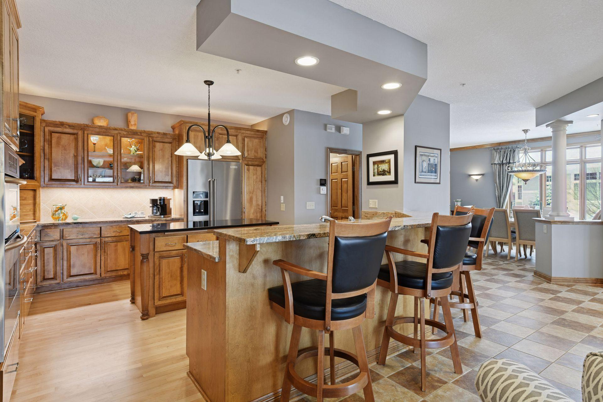 101 Willoughby Way E