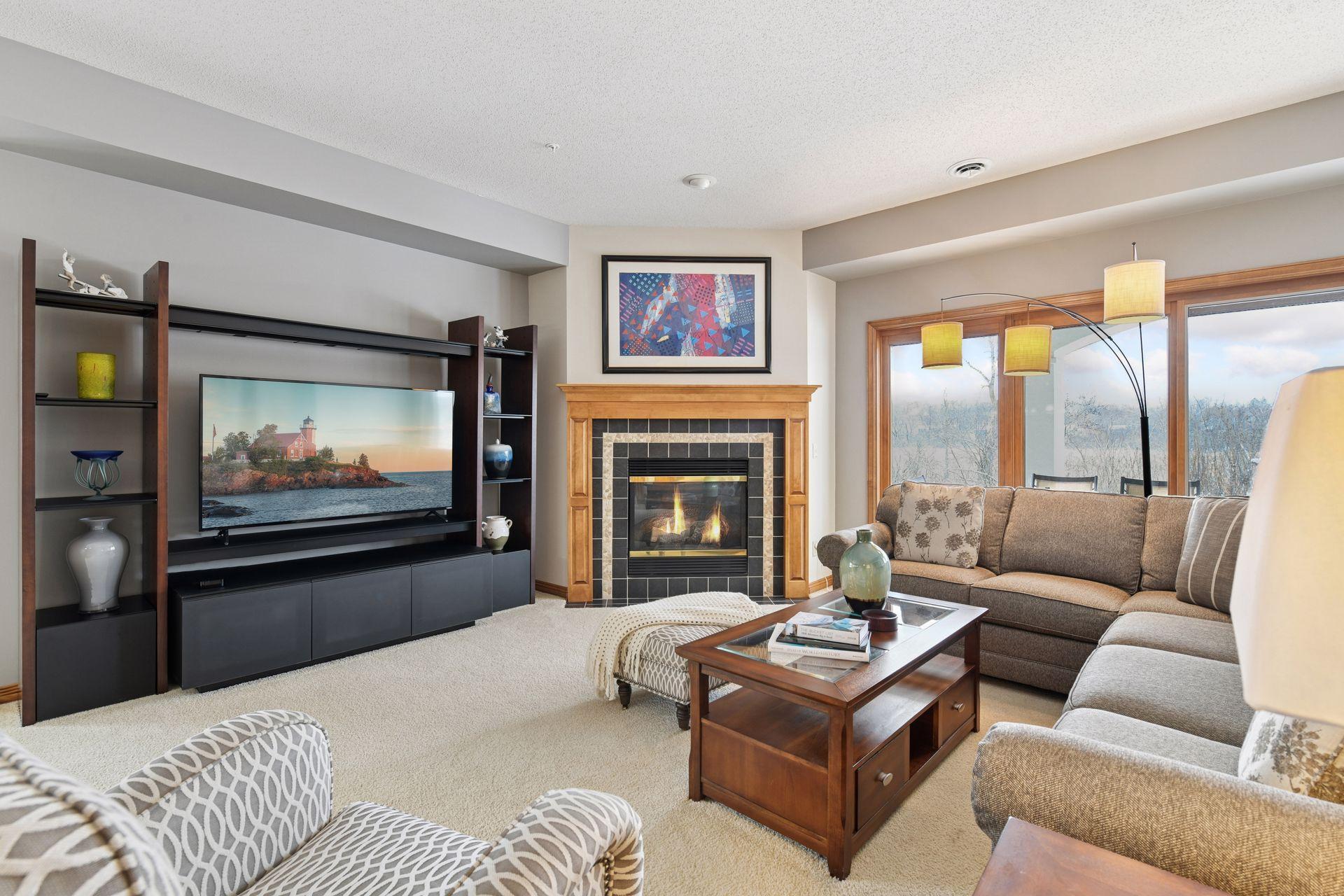 101 Willoughby Way E